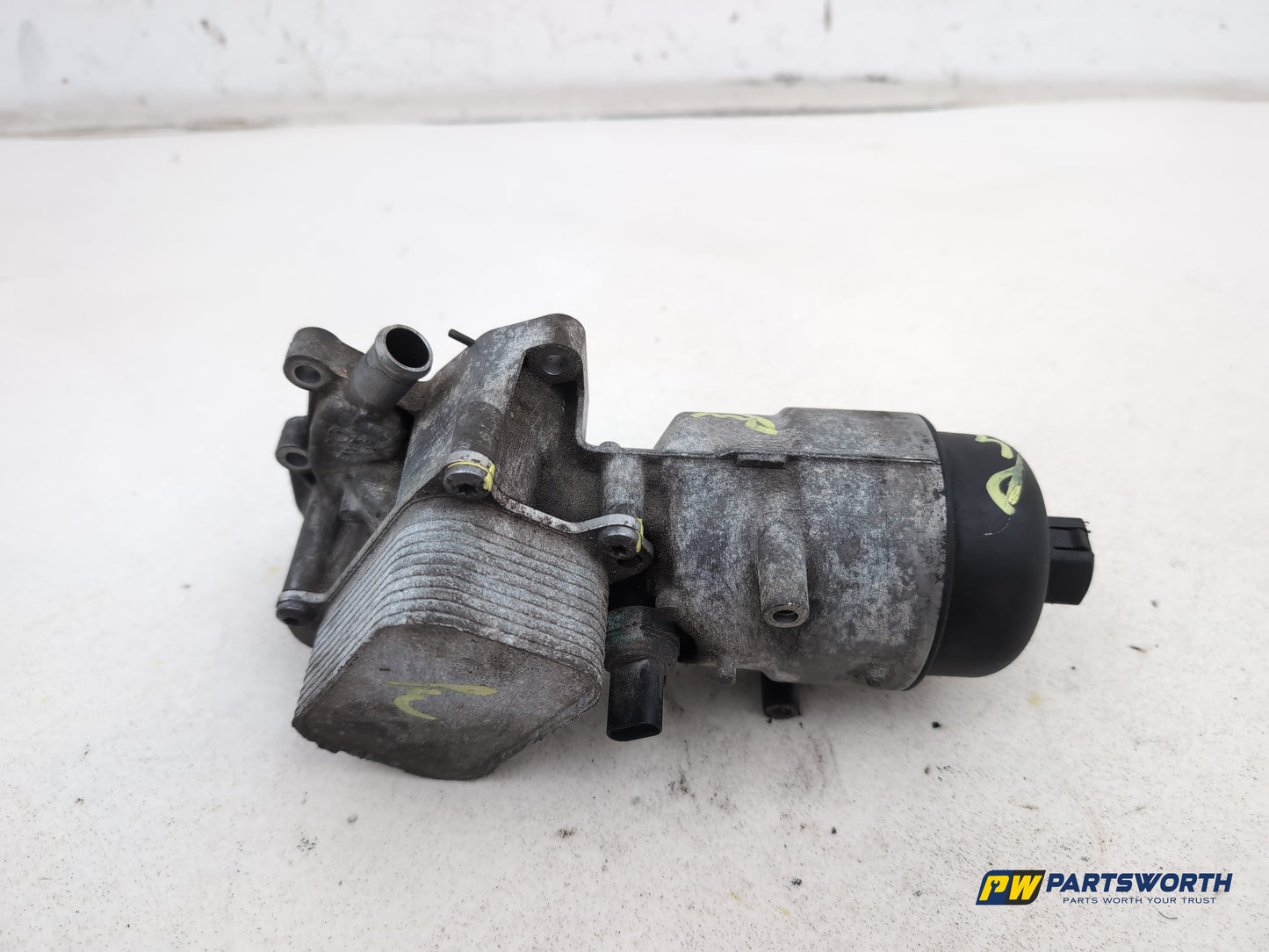 Peugeot 308 Allure Blue Hdi 1.6l Diesel Oil Cooler And Filter Housing 2013-2021