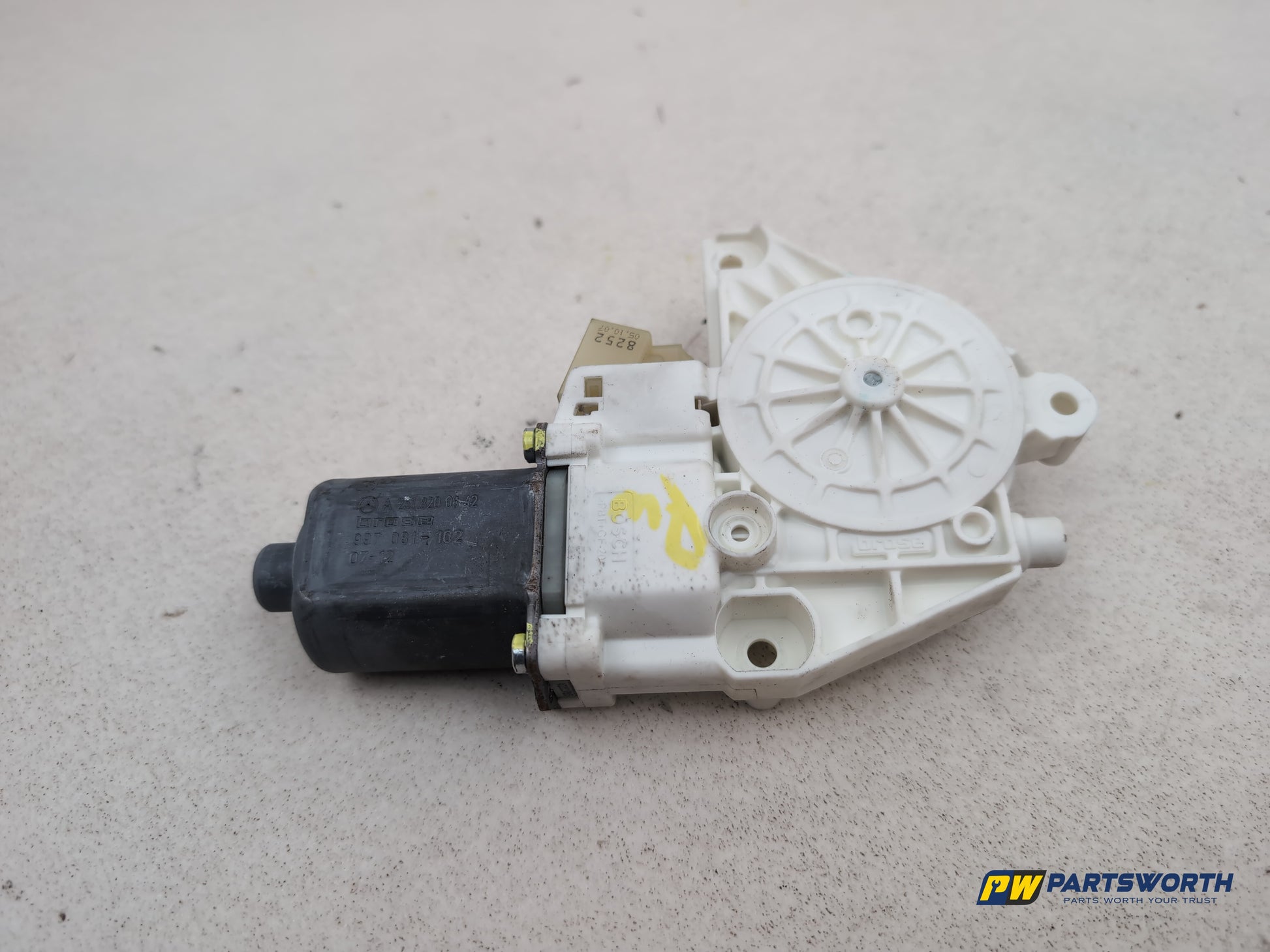 Mercedes R320 R-Class W251 Window Motor Right Side Front A2518200842 2006-2013 - photo 7