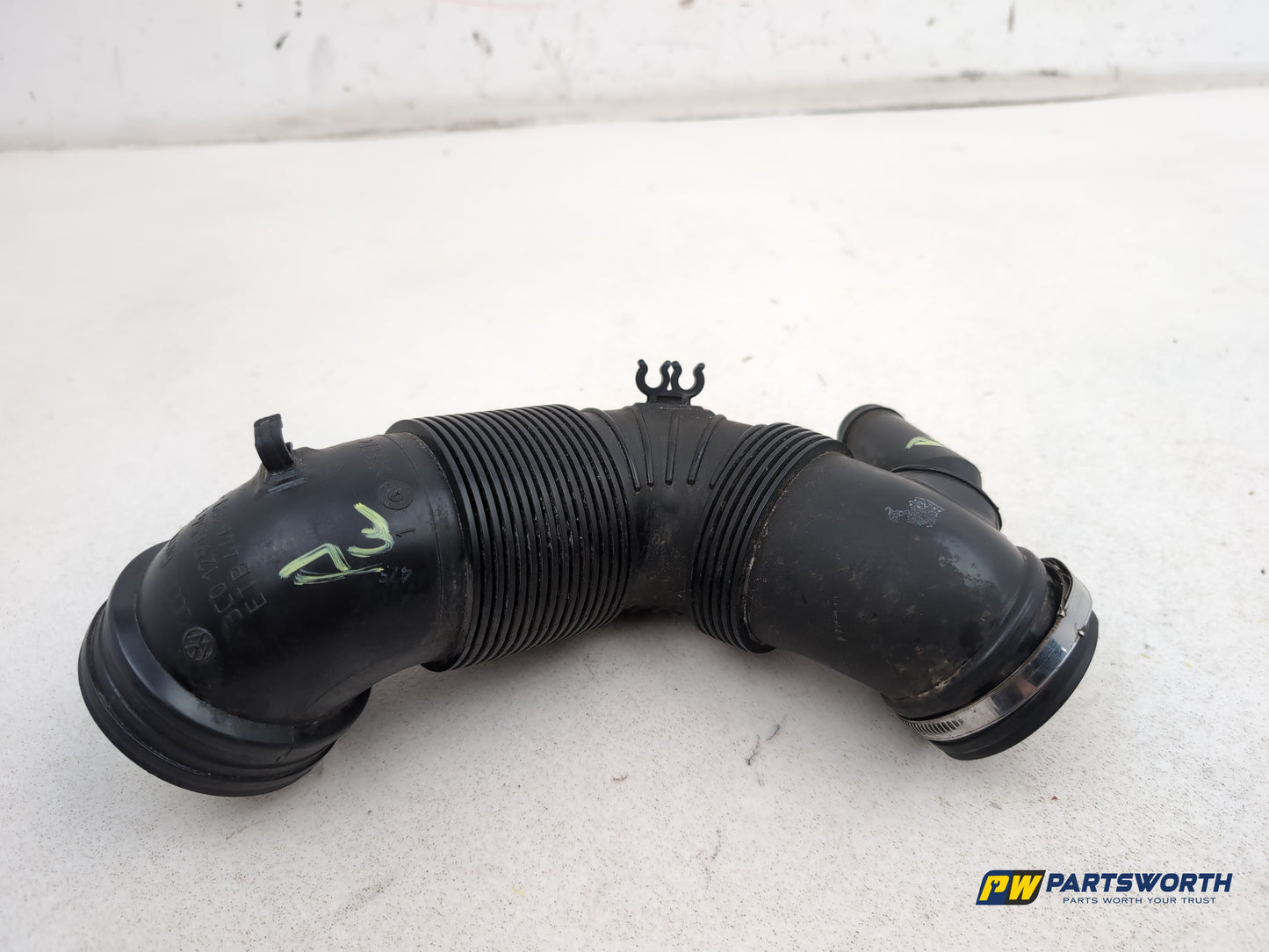 Volkswagen Passat Highline Tdi 2.0l Diesel Air Intake Pipe Line 2010-2014