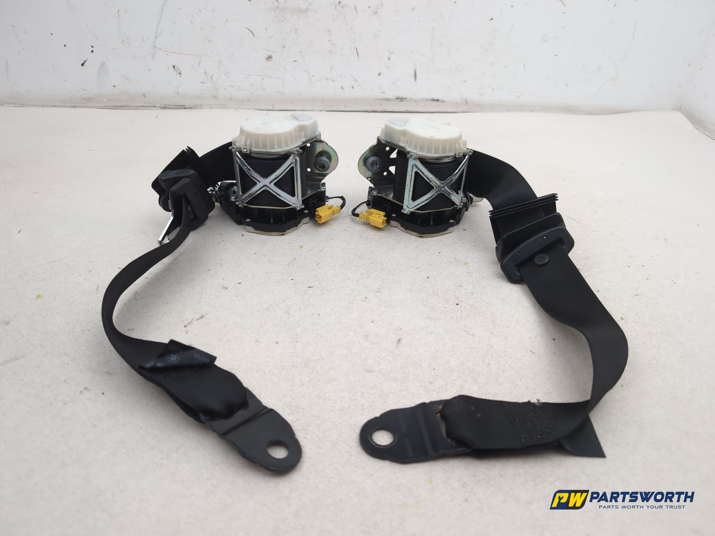 Mercedes R320 R-Class W251 Rear Third Row Seat Belt Pair 2006-2013 - photo 8