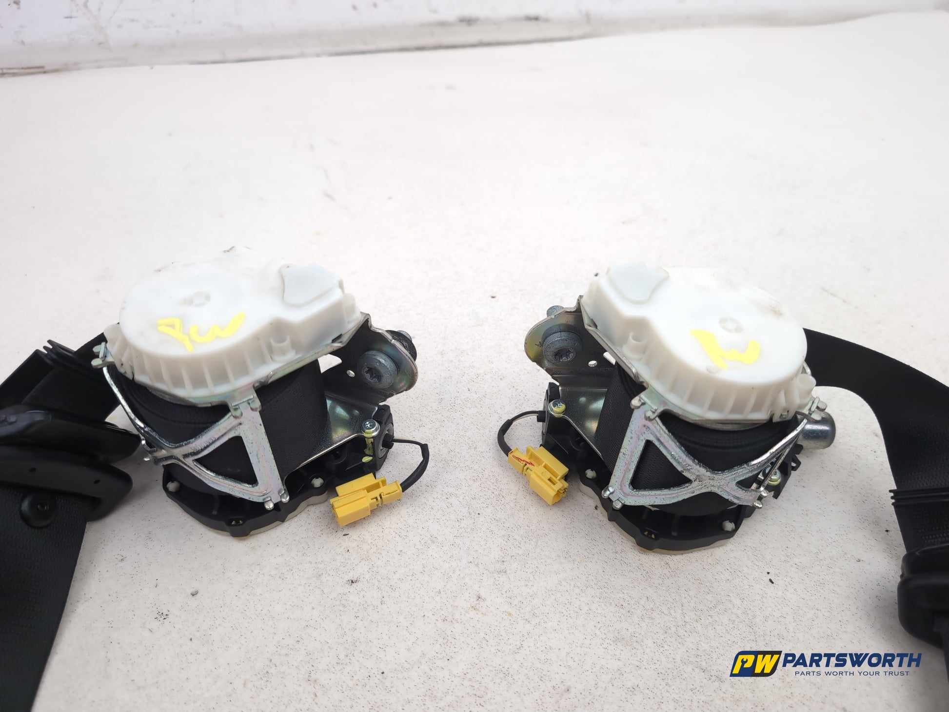 Mercedes R320 R-Class W251 Rear Third Row Seat Belt Pair 2006-2013 - photo 7