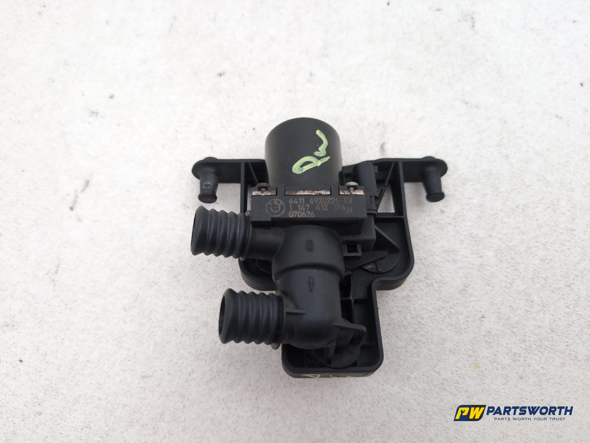 Bmw 5 Series 520d M Sport Radiator Heater Water Valve 6920226 2004-2009 - photo 7