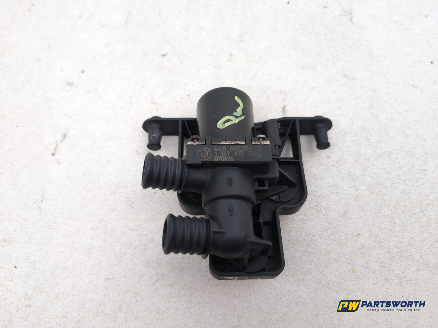 Bmw 5 Series 520d M Sport Radiator Heater Water Valve 6920226 2004-2009