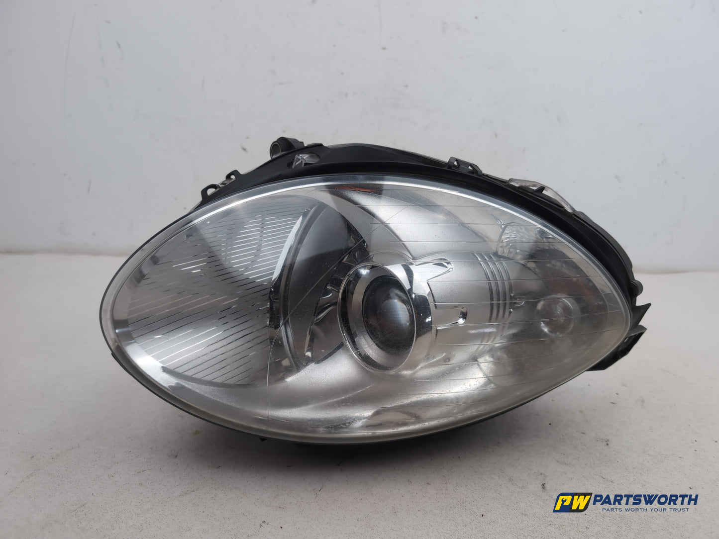 Mercedes R320 R-Class W251 Headlight Headlamp Rh Driver Side 2006-2010