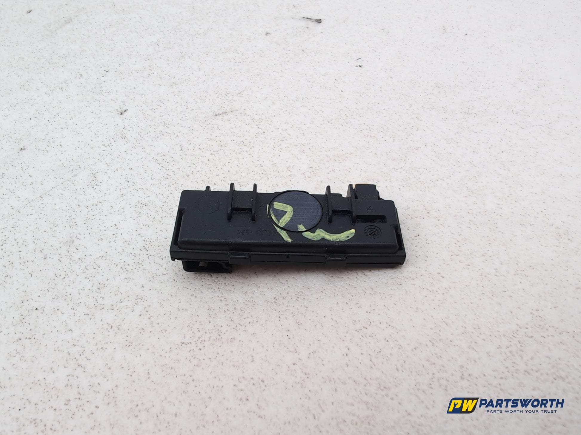 Mercedes-Benz B180 B-Class W246 Interior Humidity Temperature Sensor A1729058200