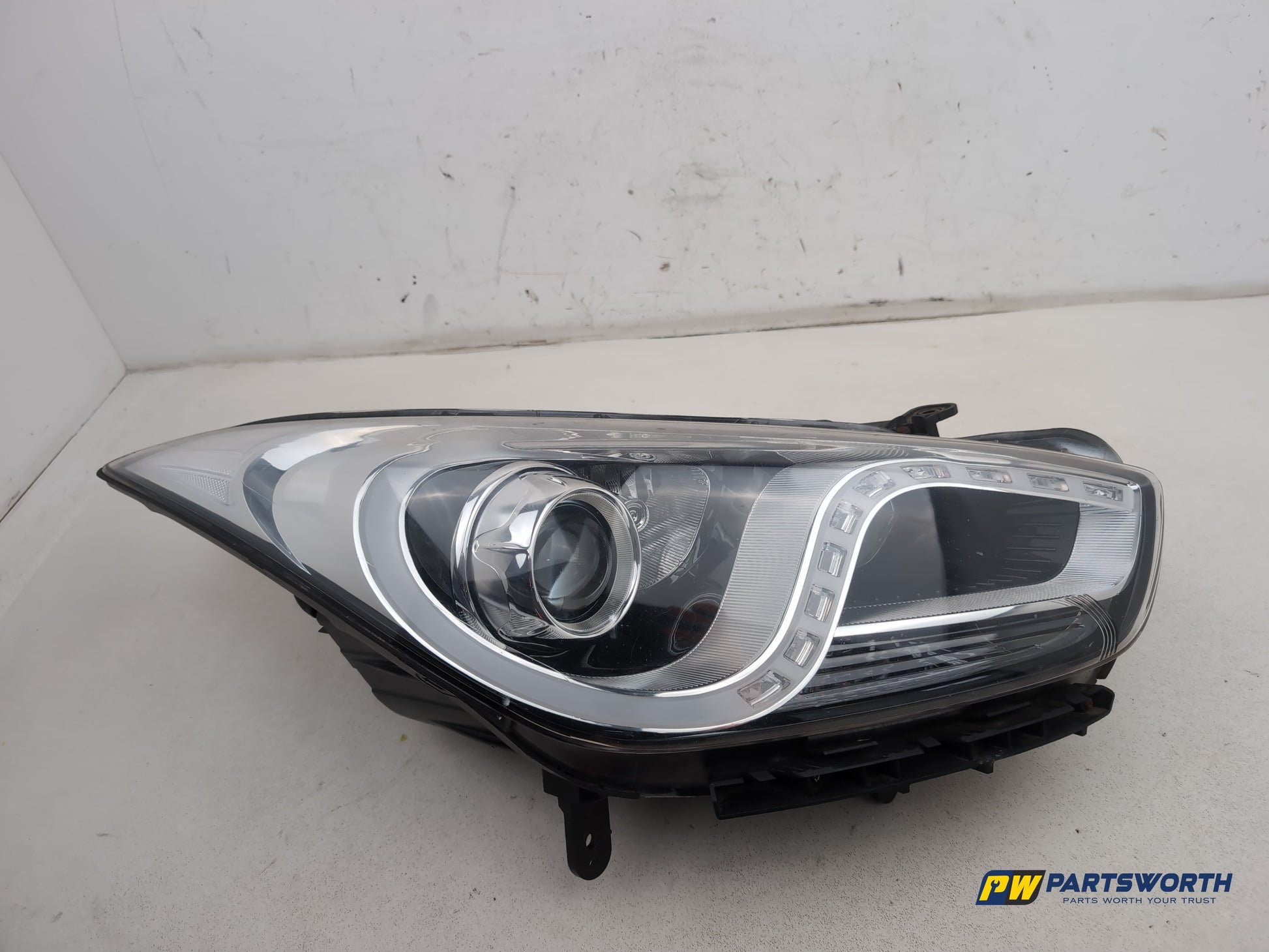 Hyundai I40 Style Blue Drive Crdi Headlight Headlamp Rh Driver Side 2011-2015