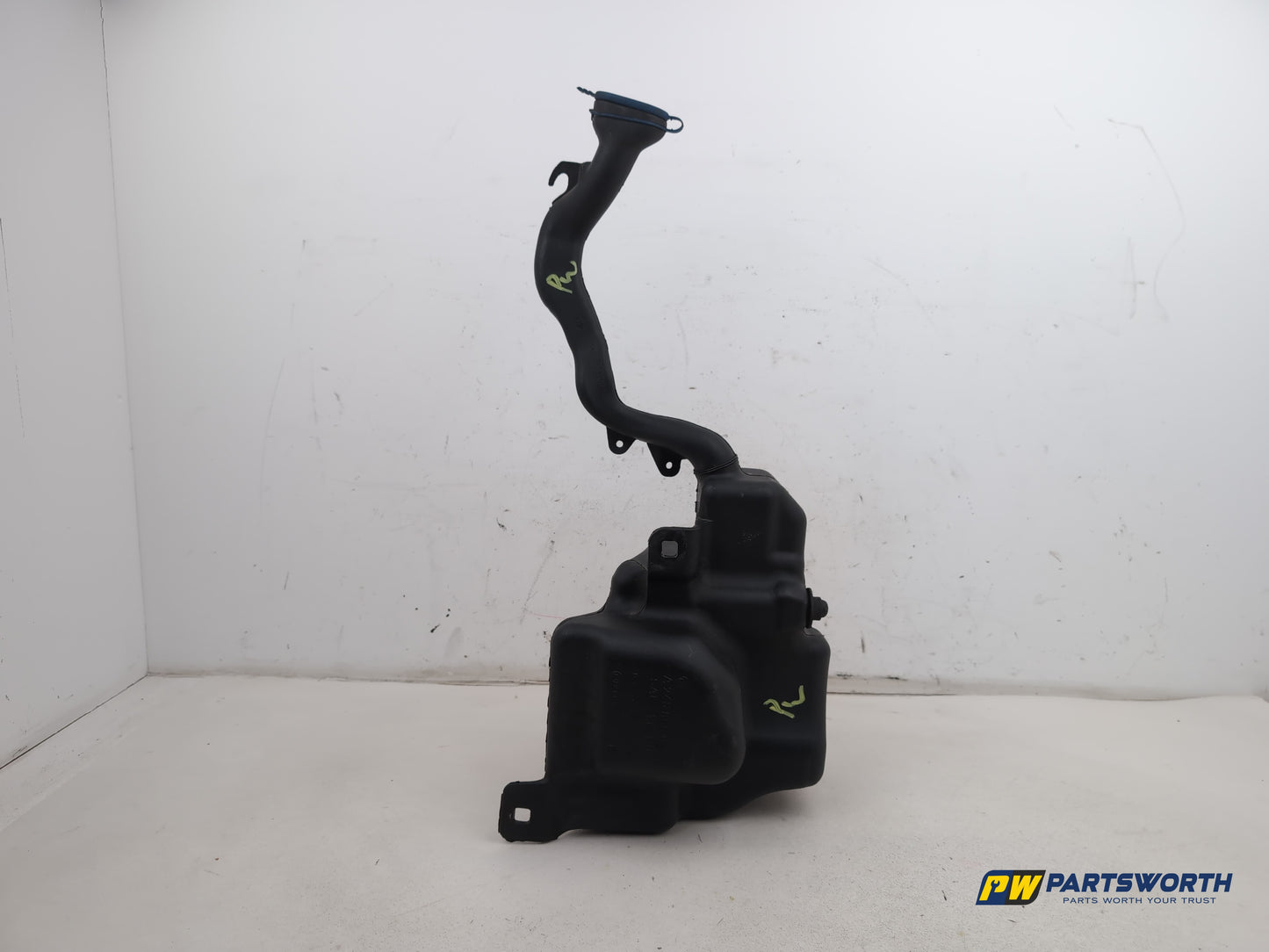 Mercedes-Benz B180 B-Cass W246 Washer Bottle Windscreen A2468690120 2011-2018