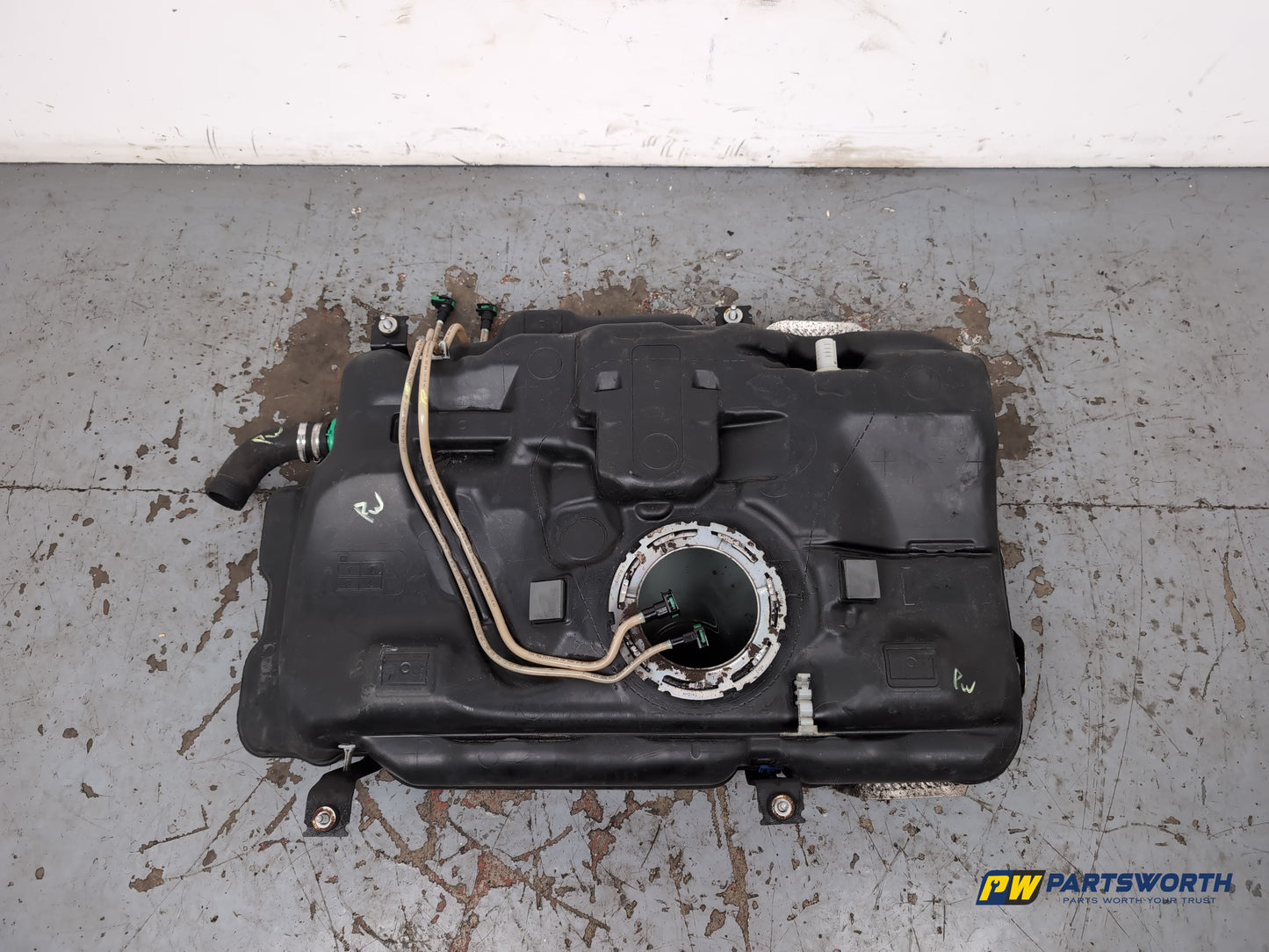 Mercedes-Benz B180 B-Class W246 1.8l Diesel Fuel Tank A2464700301 2011-2018