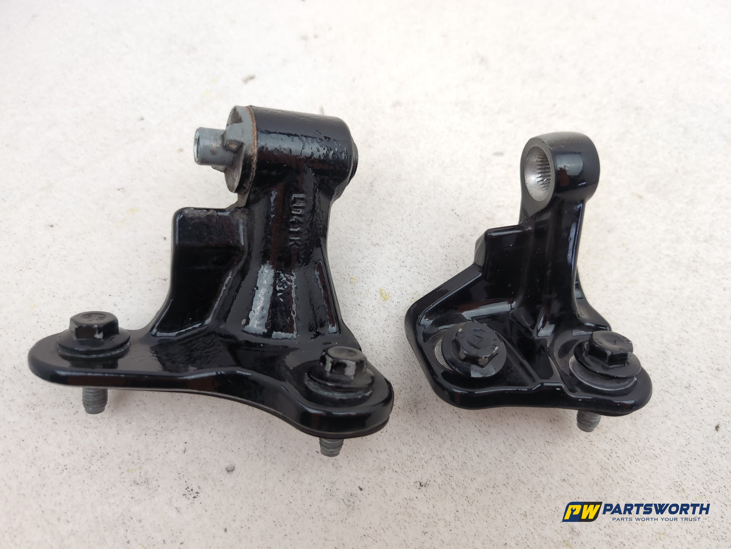 Mercedes-Benz B180 B-Class W246 Left Passenger Rear Door Hinge 2011-2018