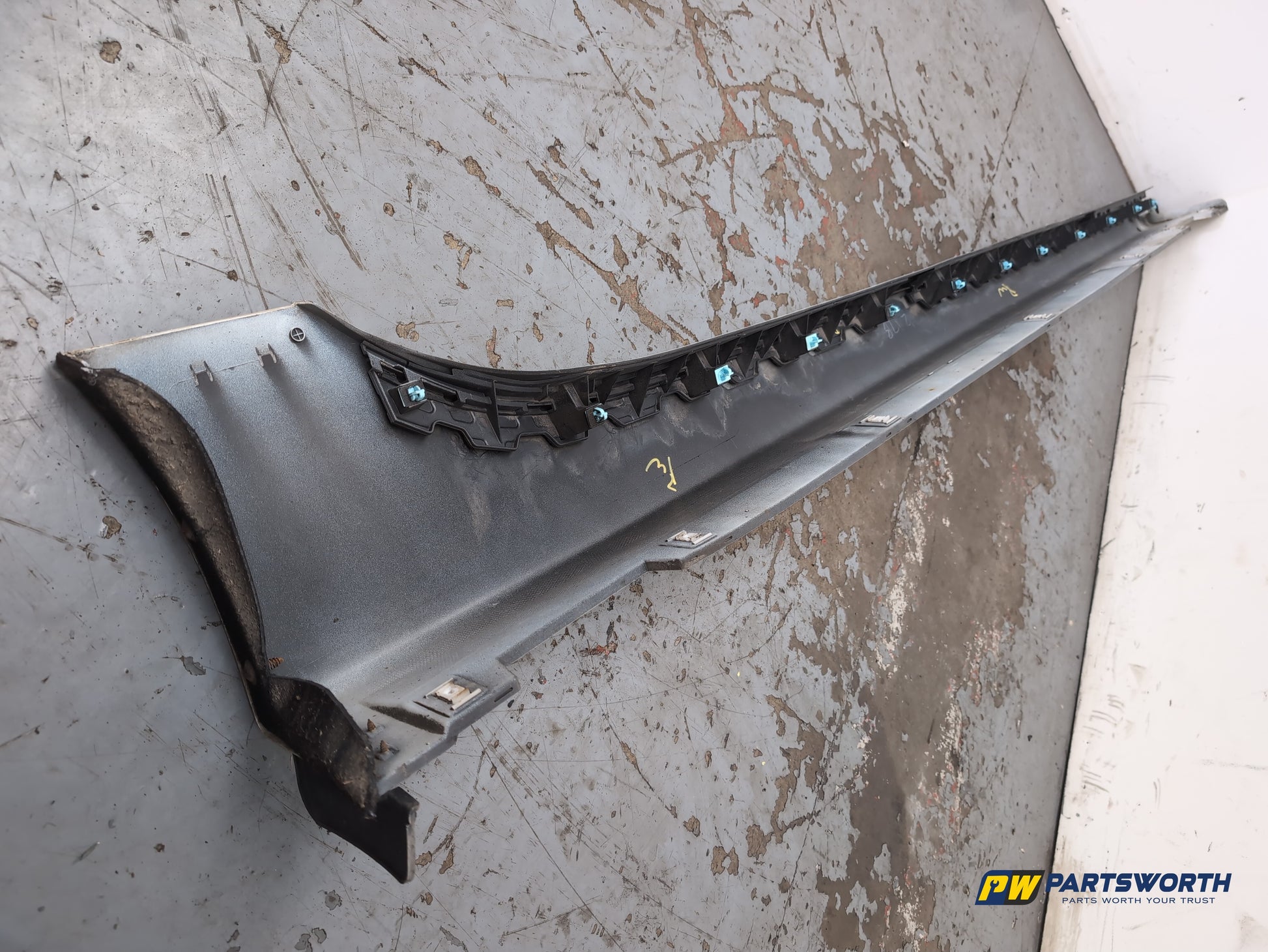 Hyundai I40 Estate Side Skirt Lk Passenger Side Creamy White Ncw 877513z000 - photo 7