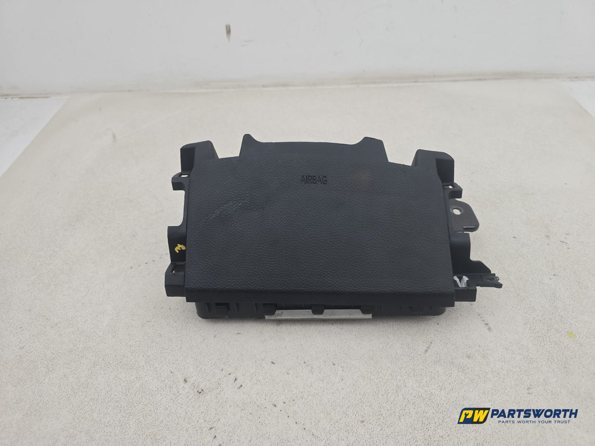 Airbag Drivers Knee 1