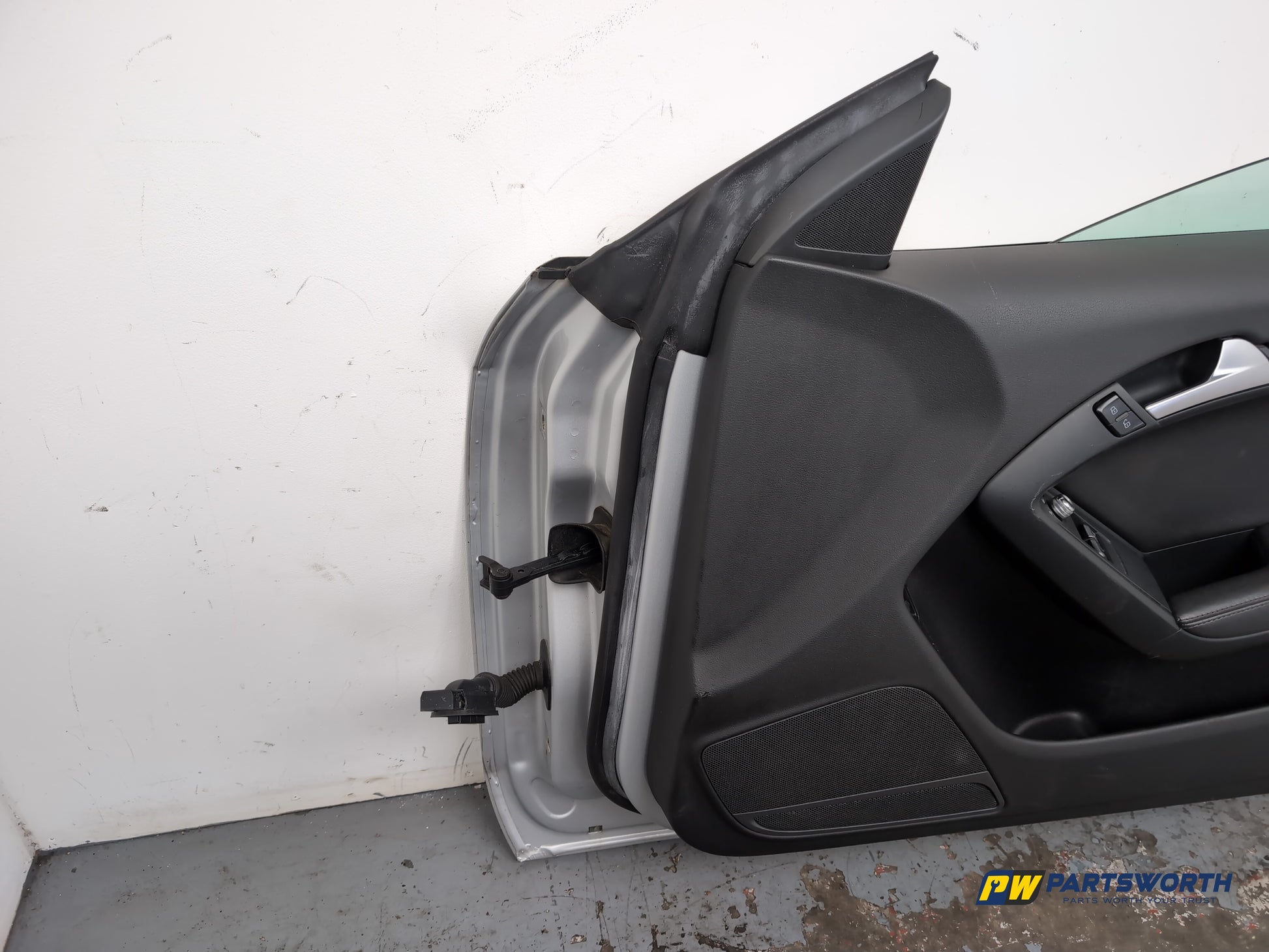 Door Front LH 13