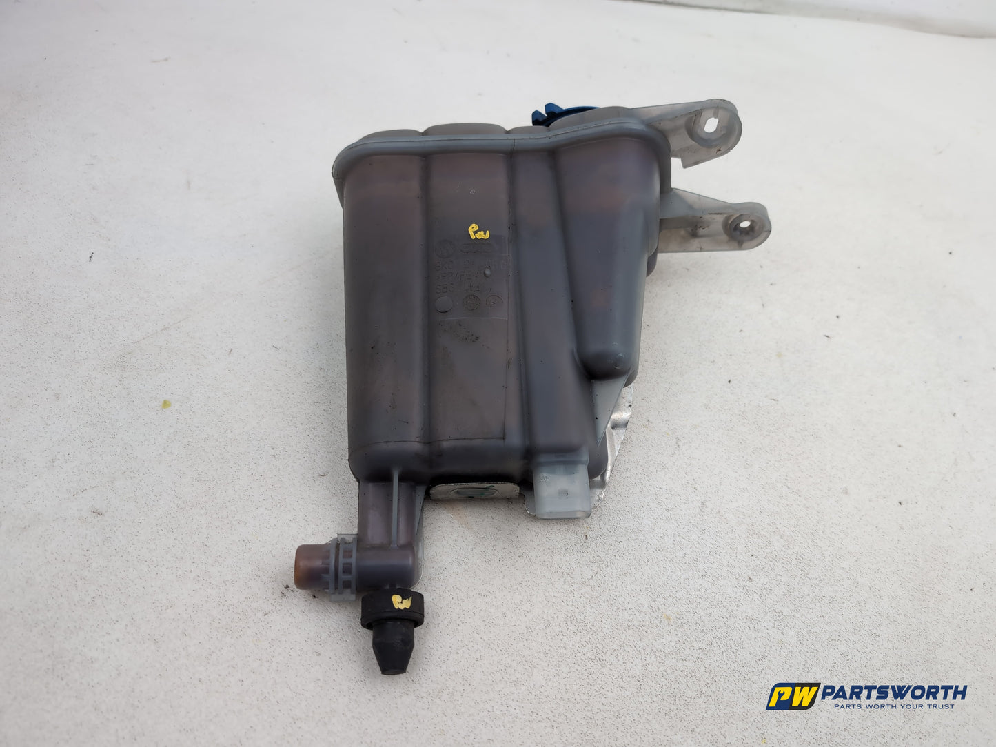 Audi A5 S Line Tdi Quattro Overflow Radiator Expansion Tank 8k0121405c 2007-2016