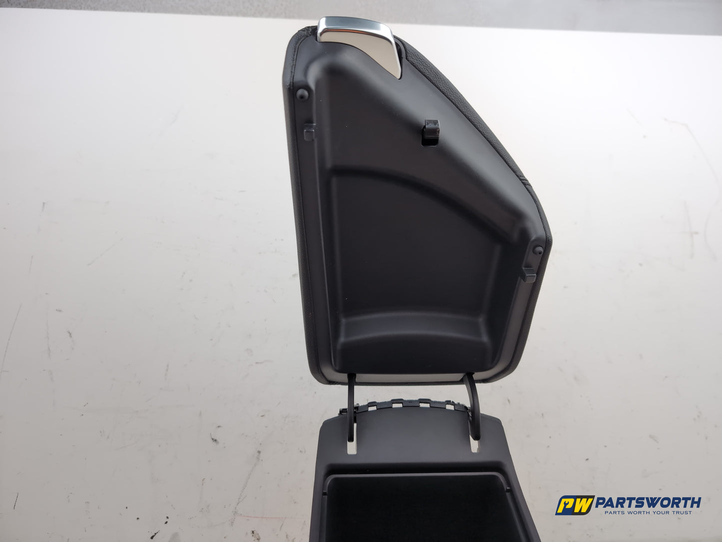 Hyundai I40 Style Blue Drive Crdi Centre Console Armrest 846903z900 2011-2019 - photo 10