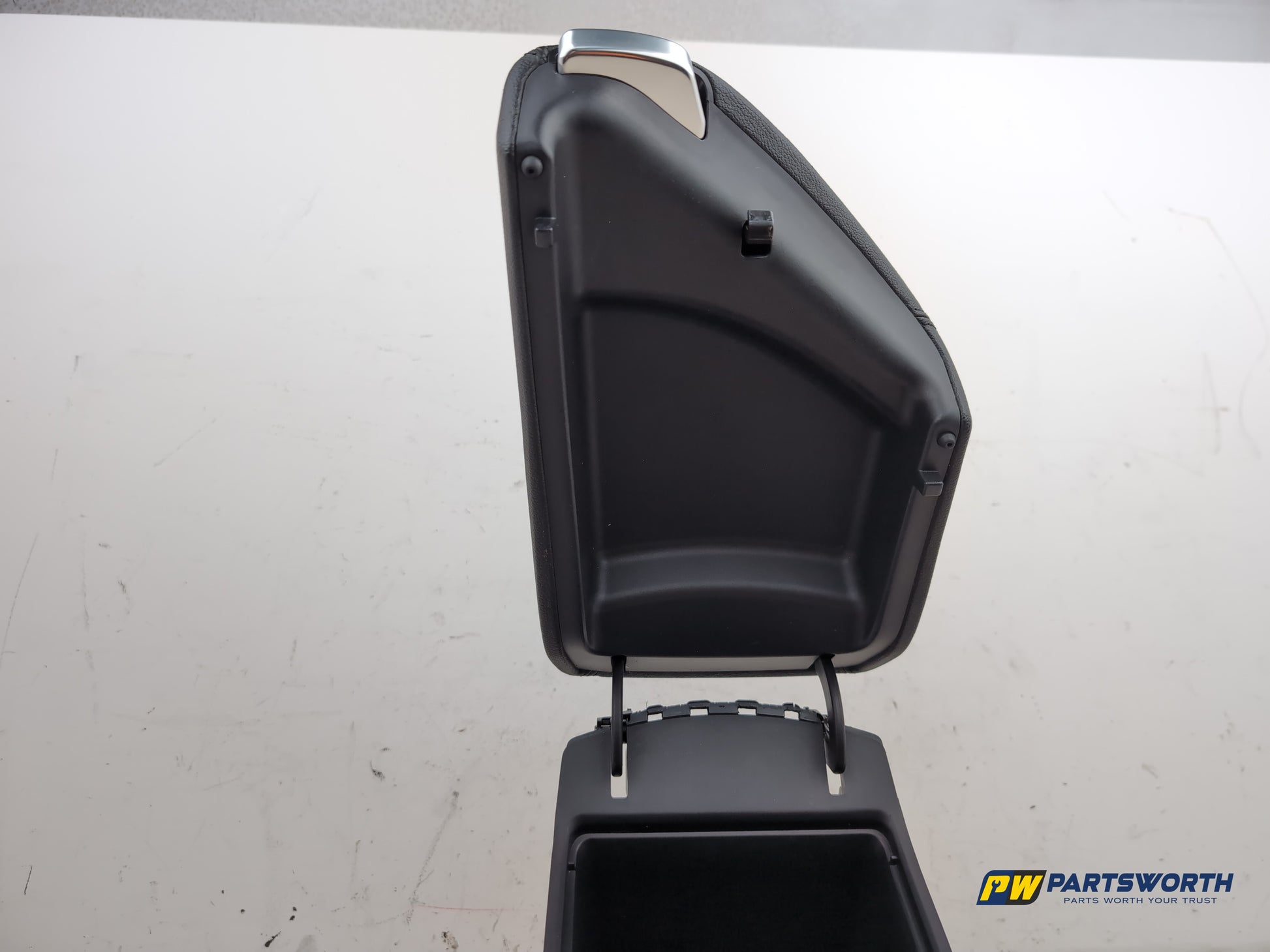 Hyundai I40 Style Blue Drive Crdi Centre Console Armrest 846903z900 2011-2019 - photo 10