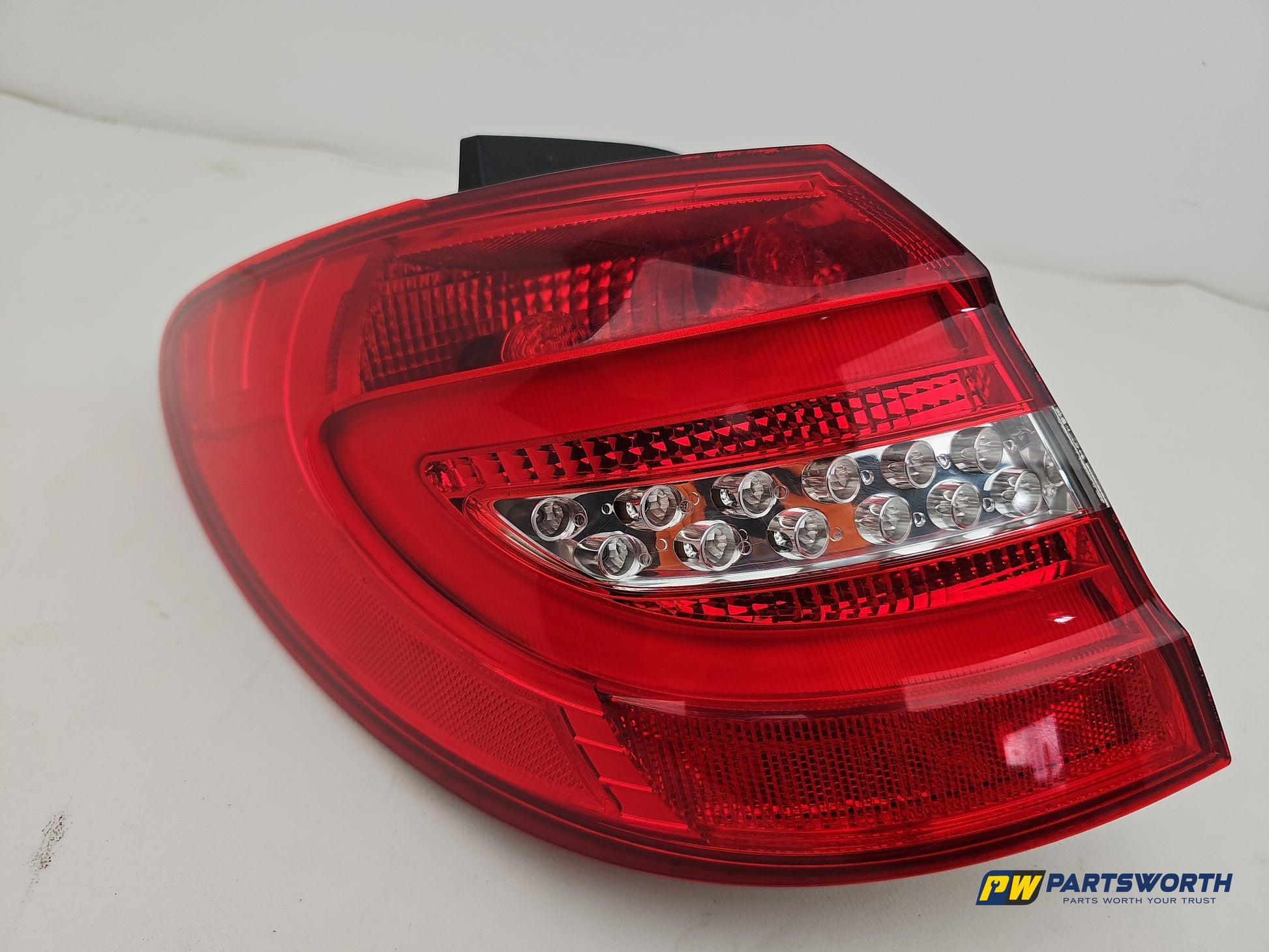 Mercedes-Benz B180 B-Class W246 Lamp Assembly Rear Lh Passenger A2468200564