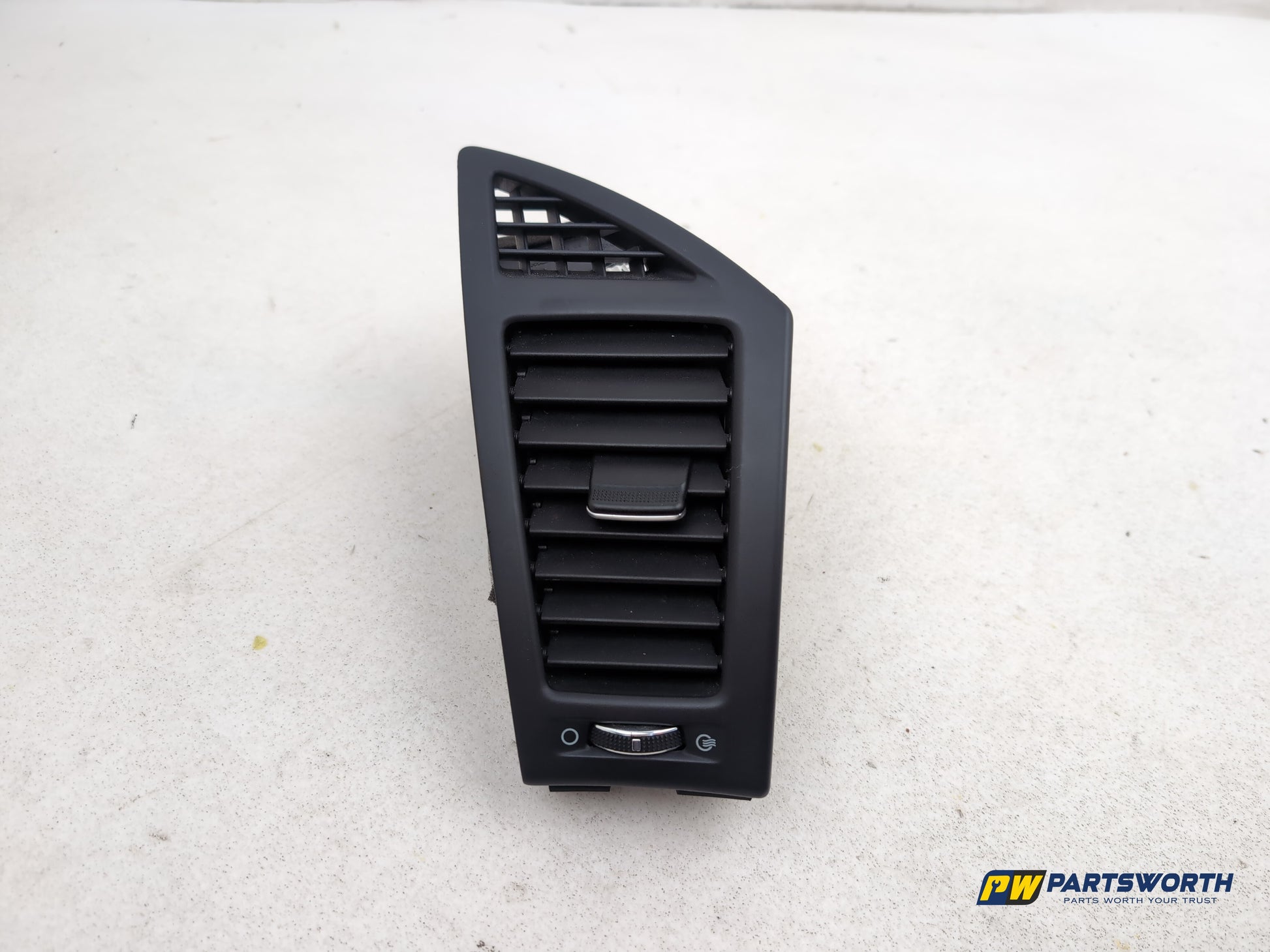 Hyundai I40 Style Blue Drive Dashboard Trim With Air Vent Right Side 2011-2019