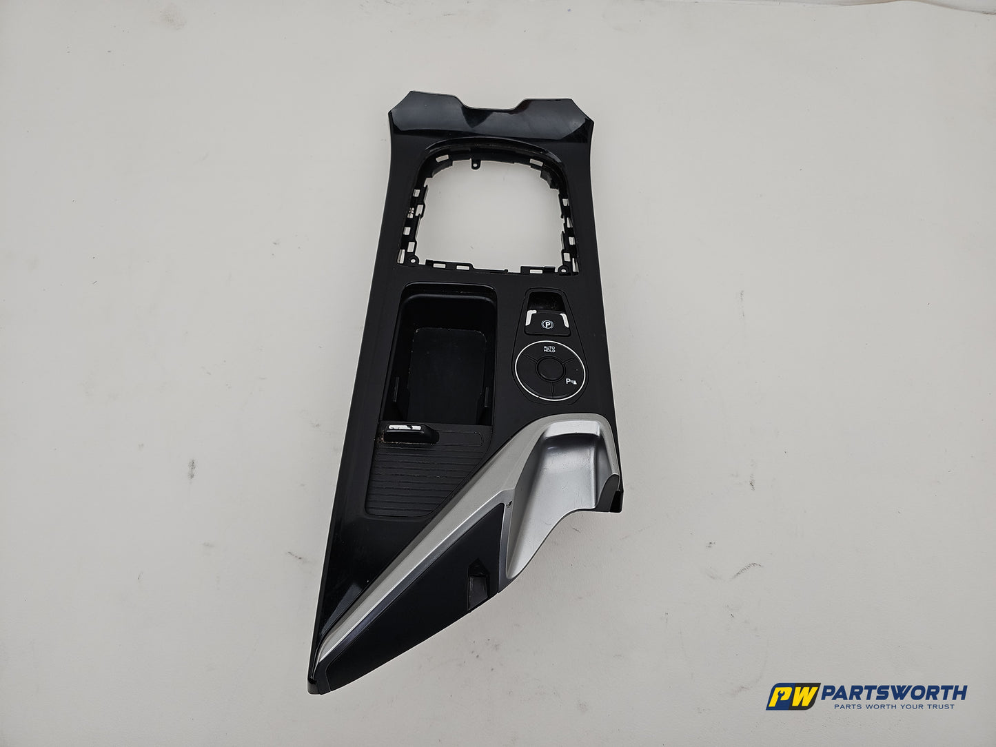 Hyundai I40 Style Blue Drive Centre Console Storage Tray And Switches 846703z900