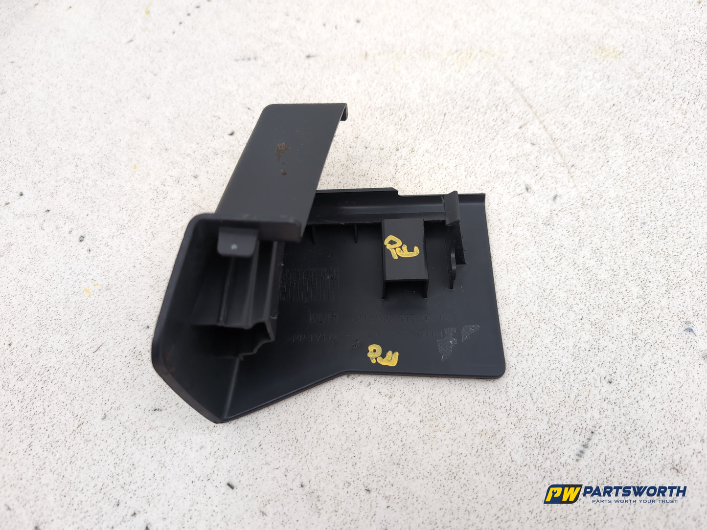 Mercedes-Benz B180 B-Class W246 Driver Side Front Seat Rail Trim A2469190500 - photo 7