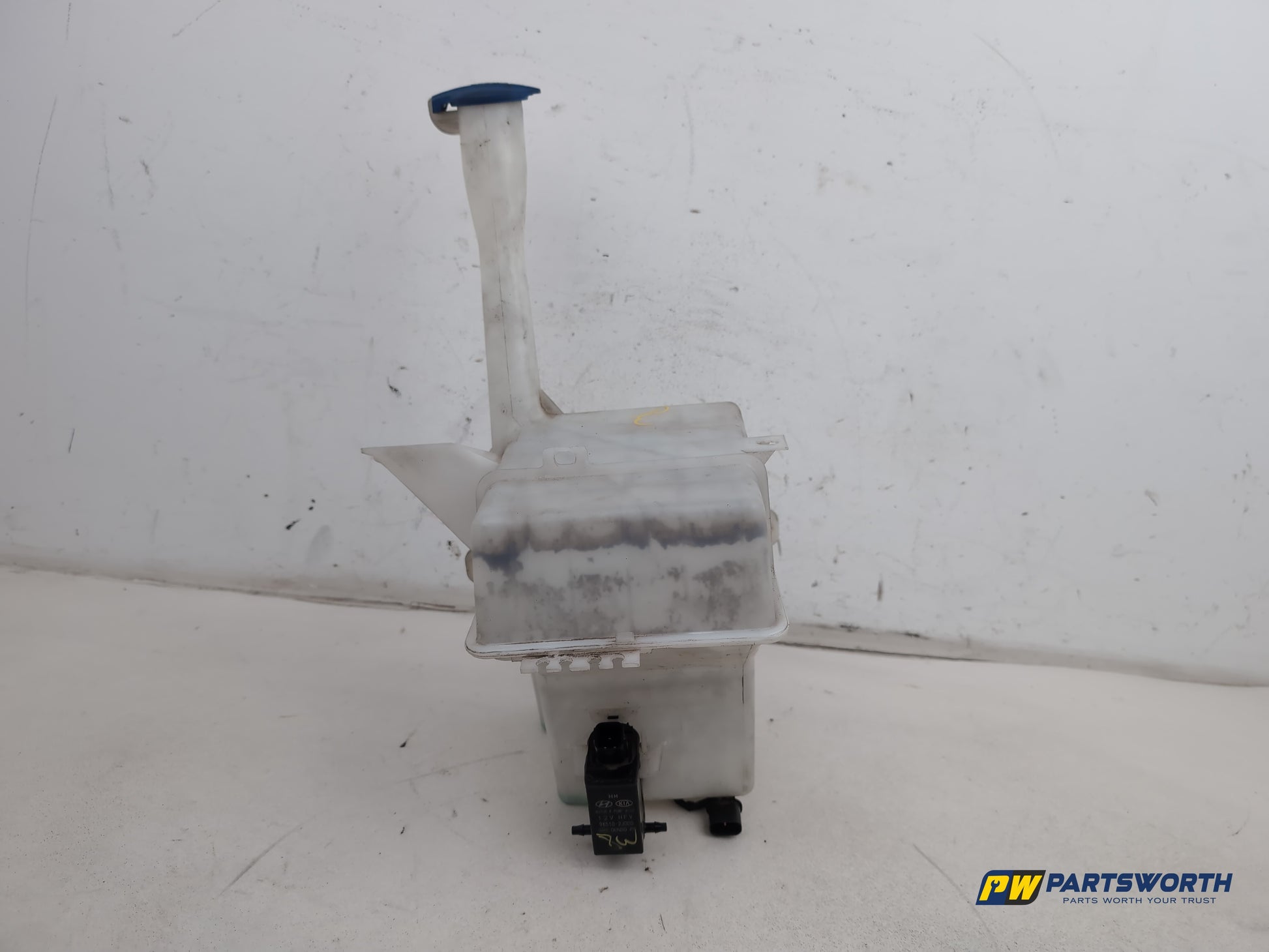 Hyundai I40 Style Blue Drive Crdi Washer Bottle Windscreen 986103z001 2011-2019