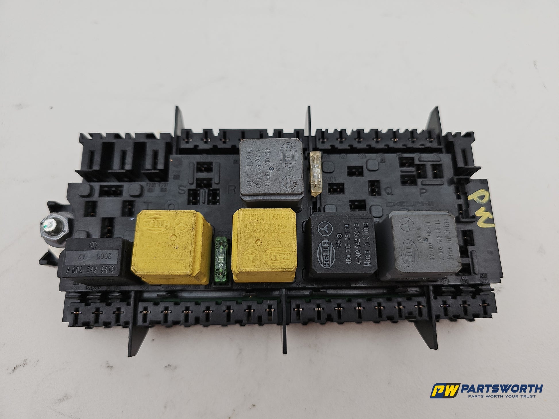 Mercedes-Benz B180 B-Class W246 1.8l Diesel Fuse Relay Box A2469060093 2011-2018