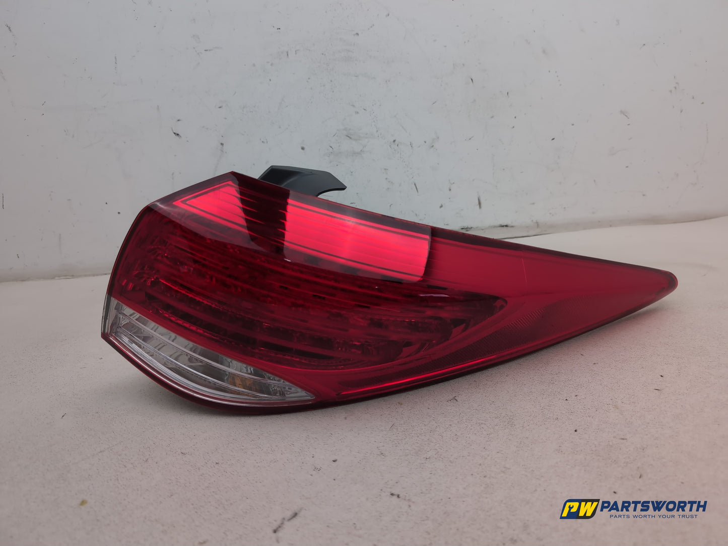 Hyundai I40 Style Blue Drive Crdi Lamp Assembly Rear Rh Driver Side 924023z000