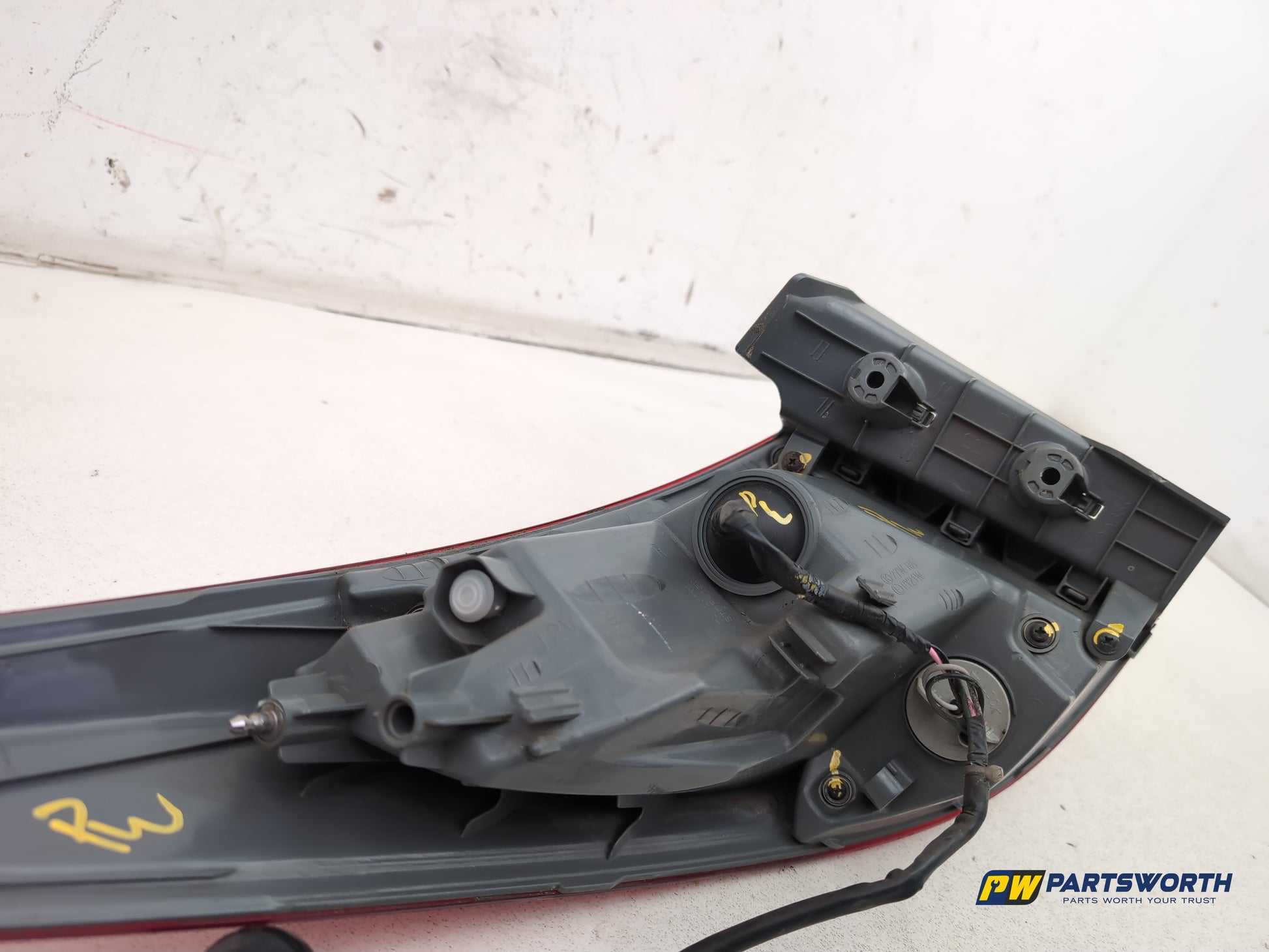 Hyundai I40 Style Blue Drive Crdi Lamp Assembly Rear Rh Driver Side 924023z000 - photo 7