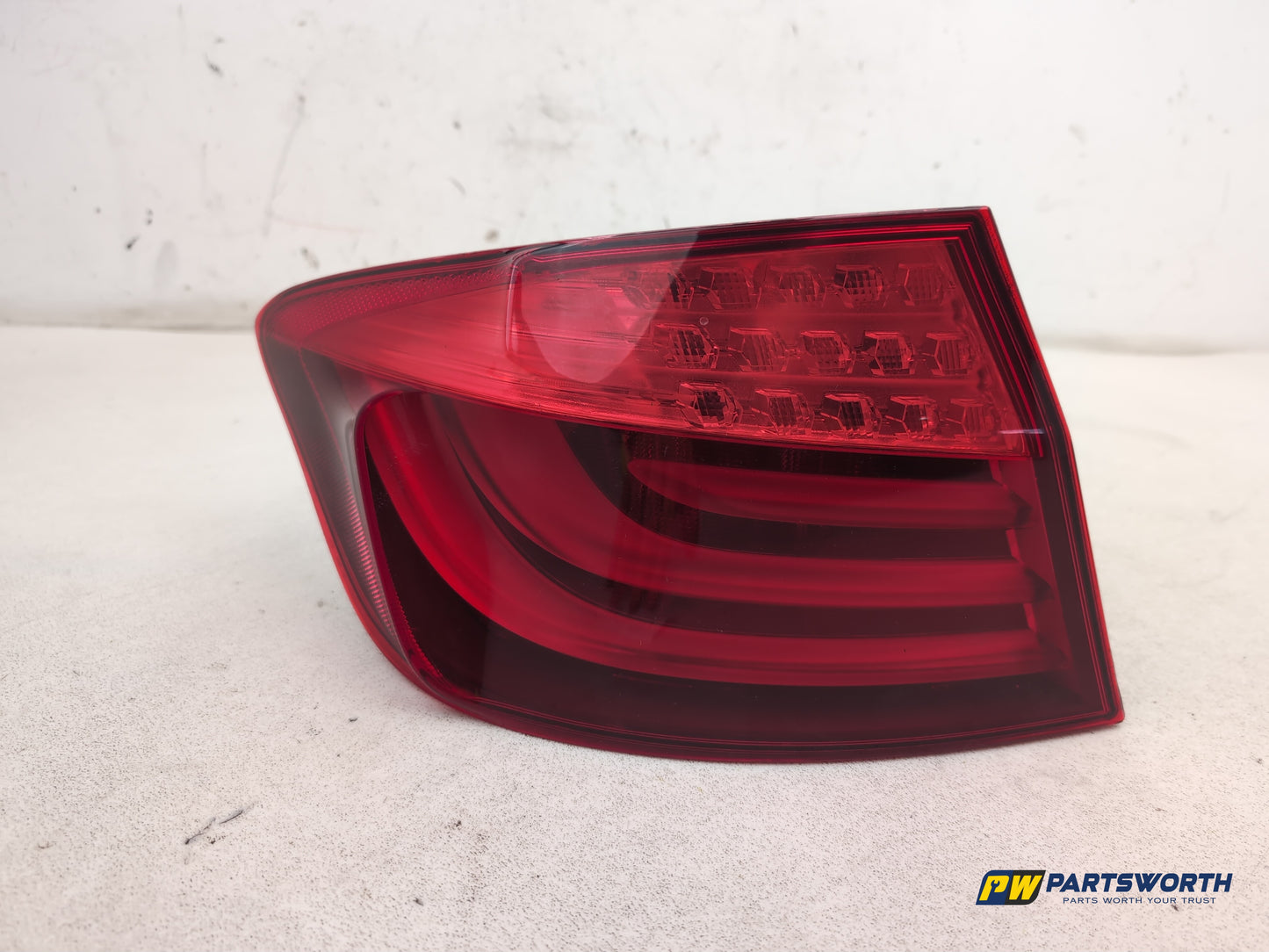 Bmw 5 Series 520d Se Auto F10 Lamp Assembly Rear Lh Passenger Side 173462