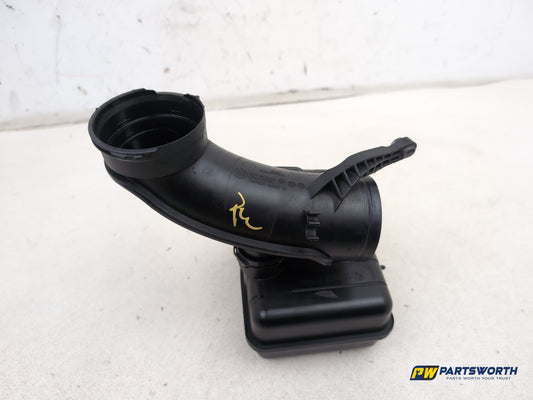 Bmw 5 Series 520d Se Auto F10 Turbo Air Intake Pipe With Tank 8512249 2010-2017