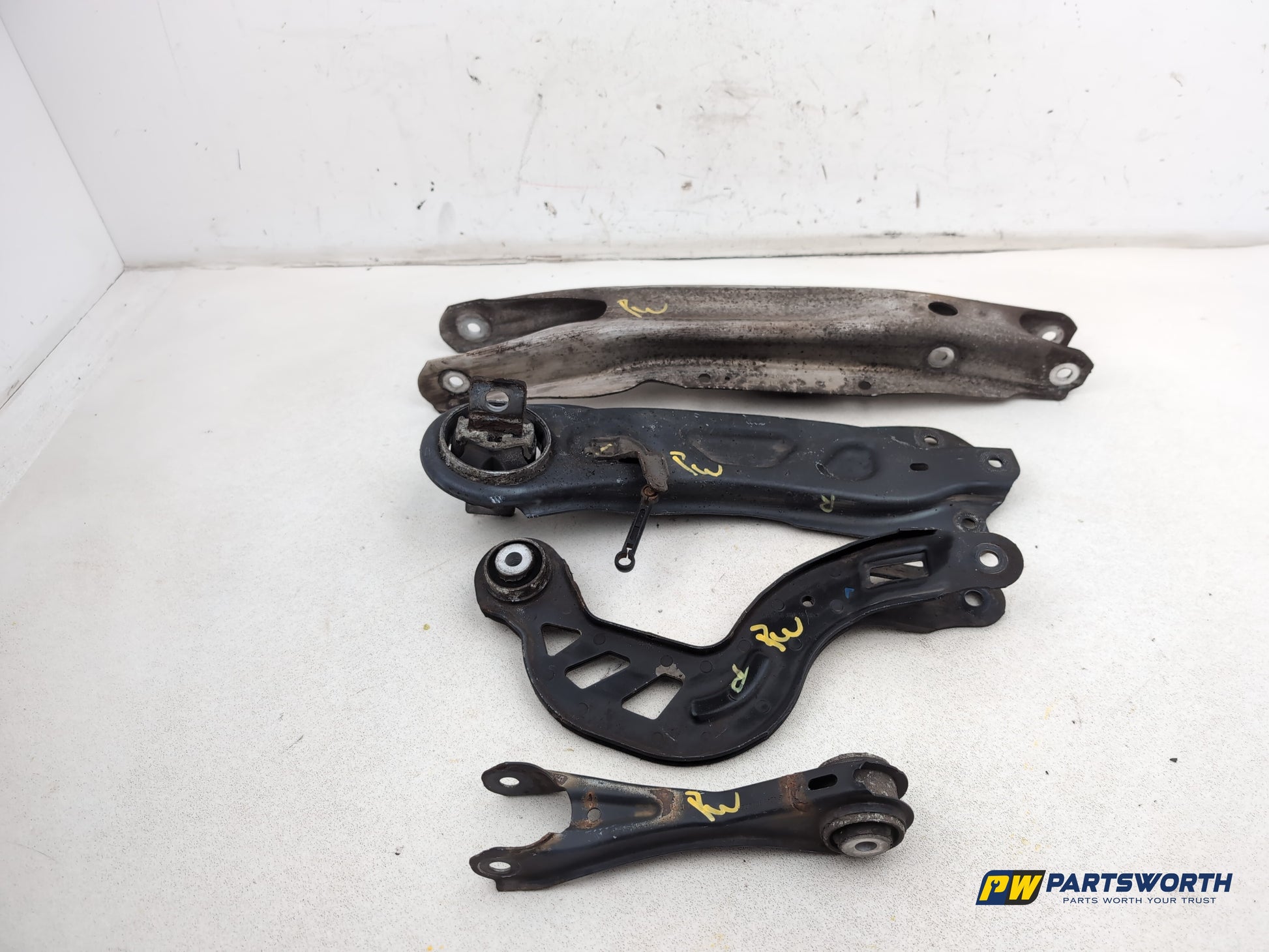 Suspension Arm Rear Wishbone RH 1