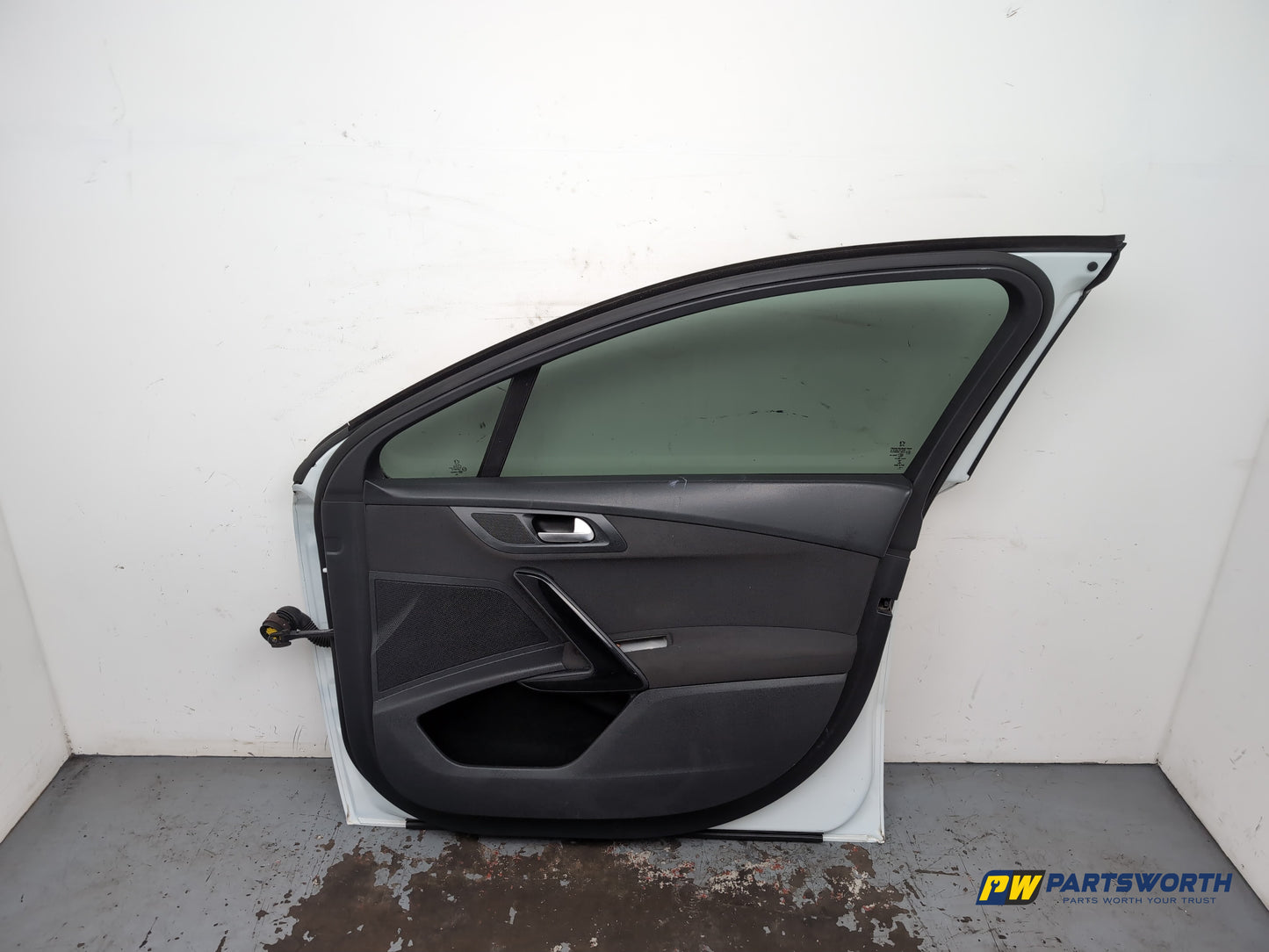 Door Front RH 7