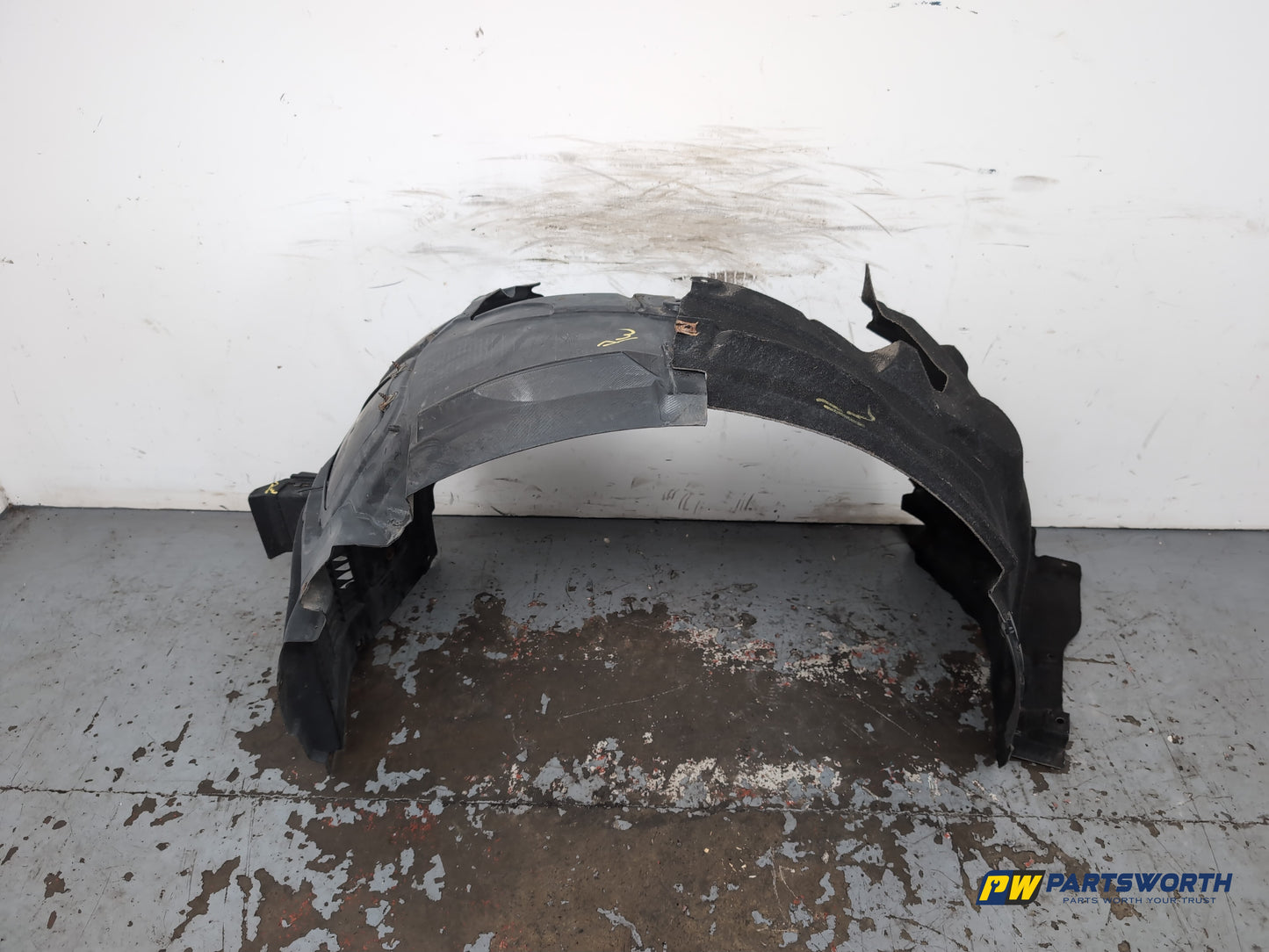 Moulding Wheel Arch Front LH 1