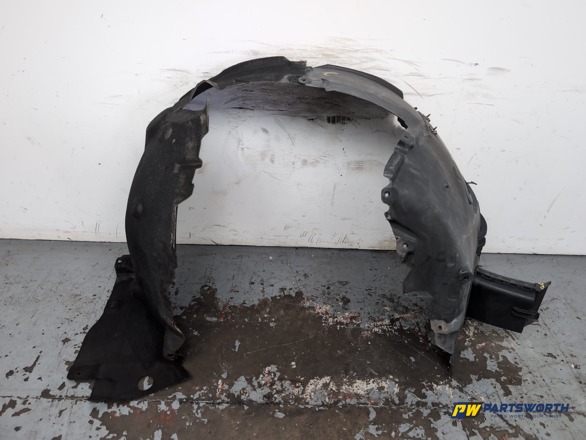 Moulding Wheel Arch Front LH 7