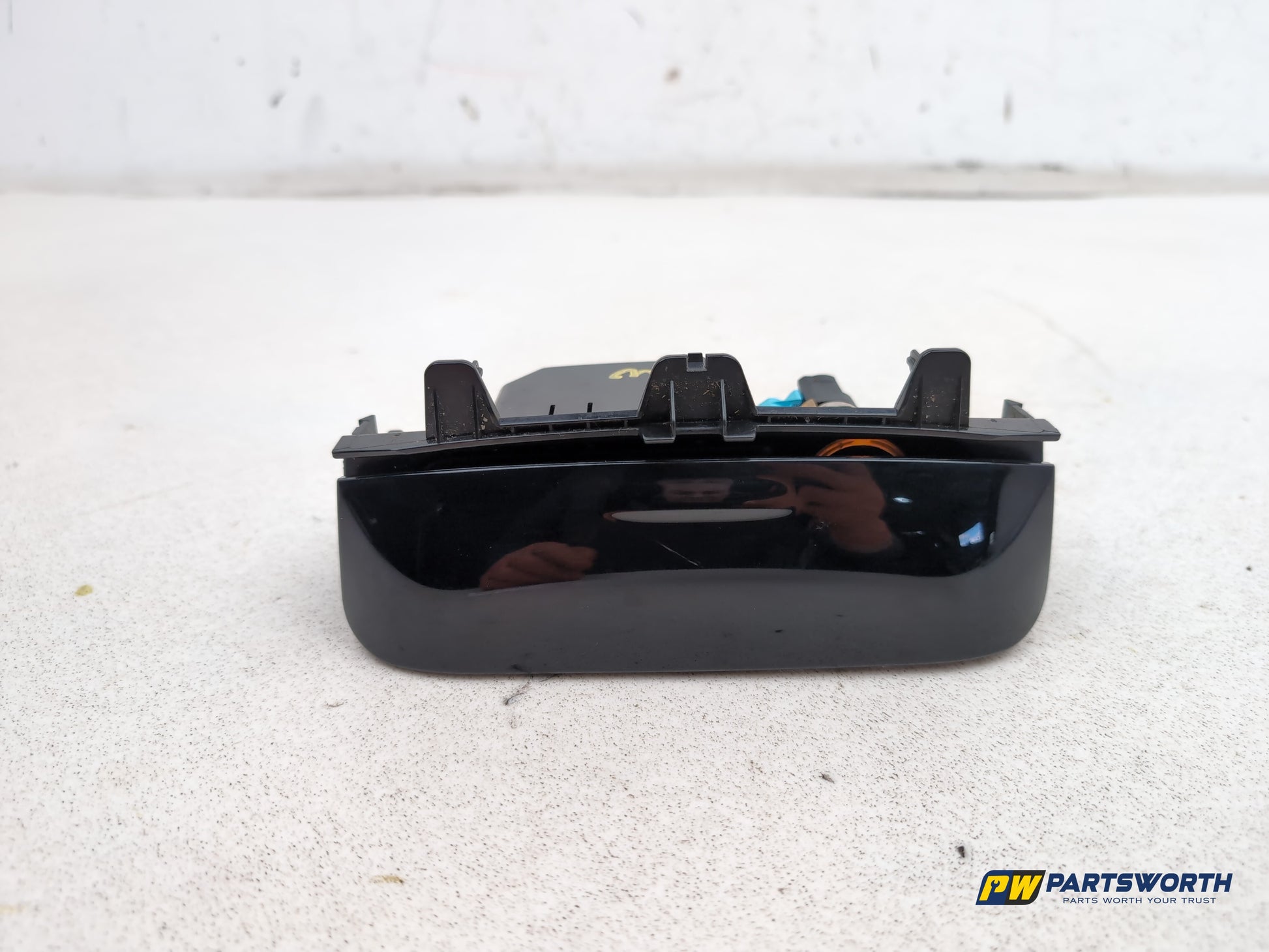 Ashtray Centre Console 1