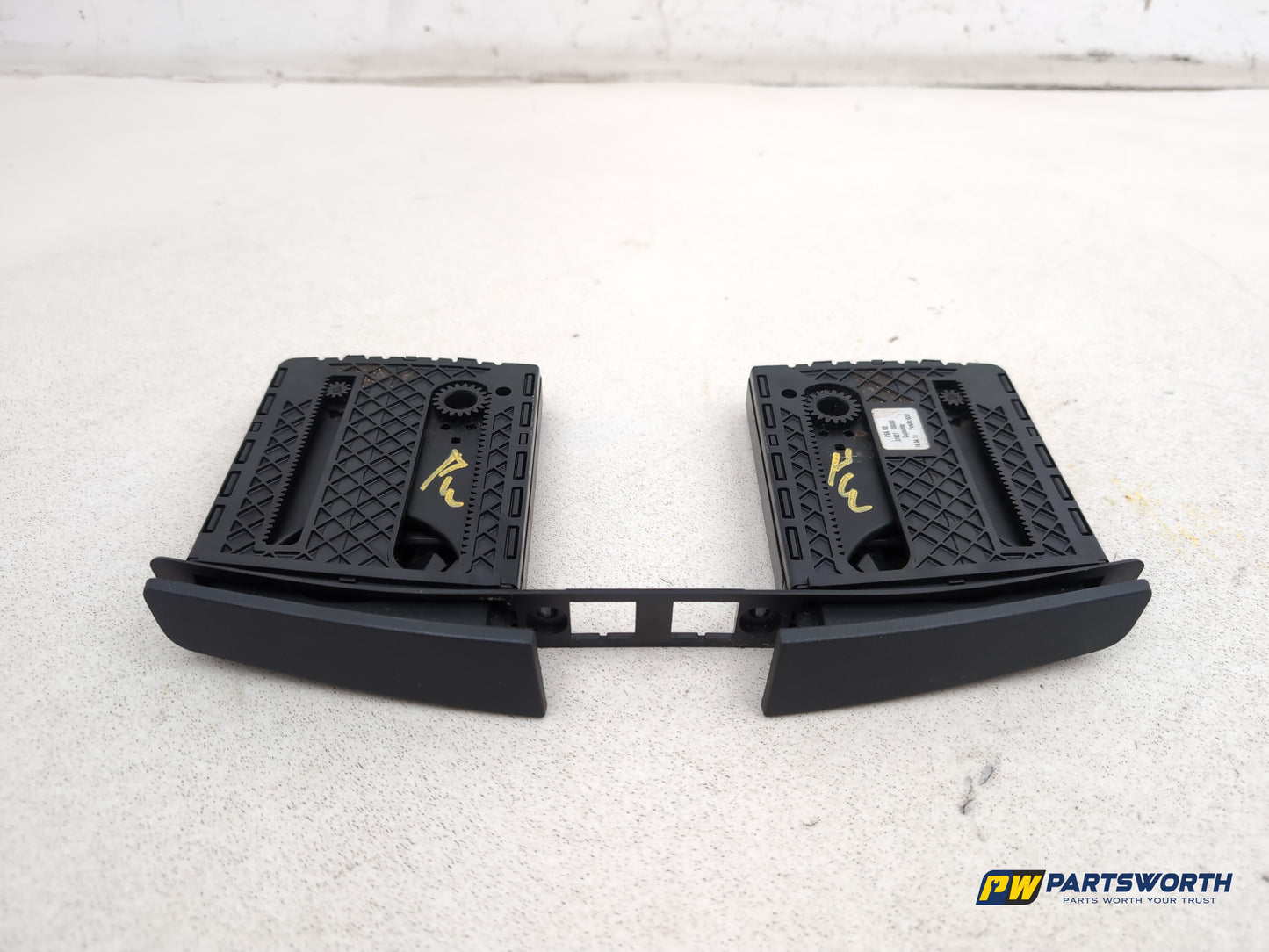 Facia Cup Holder 1