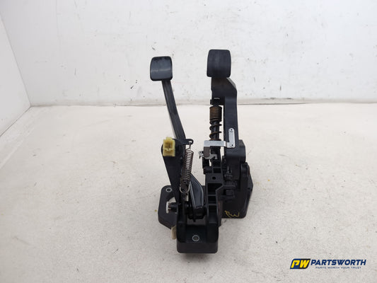 Mercedes-Benz B160 B-Class W245 Pedal Brake And Clutch Assembly 2005-2011