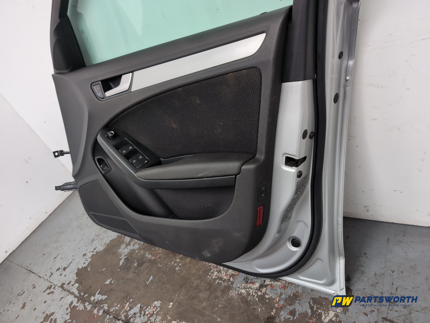 Door Front RH 12