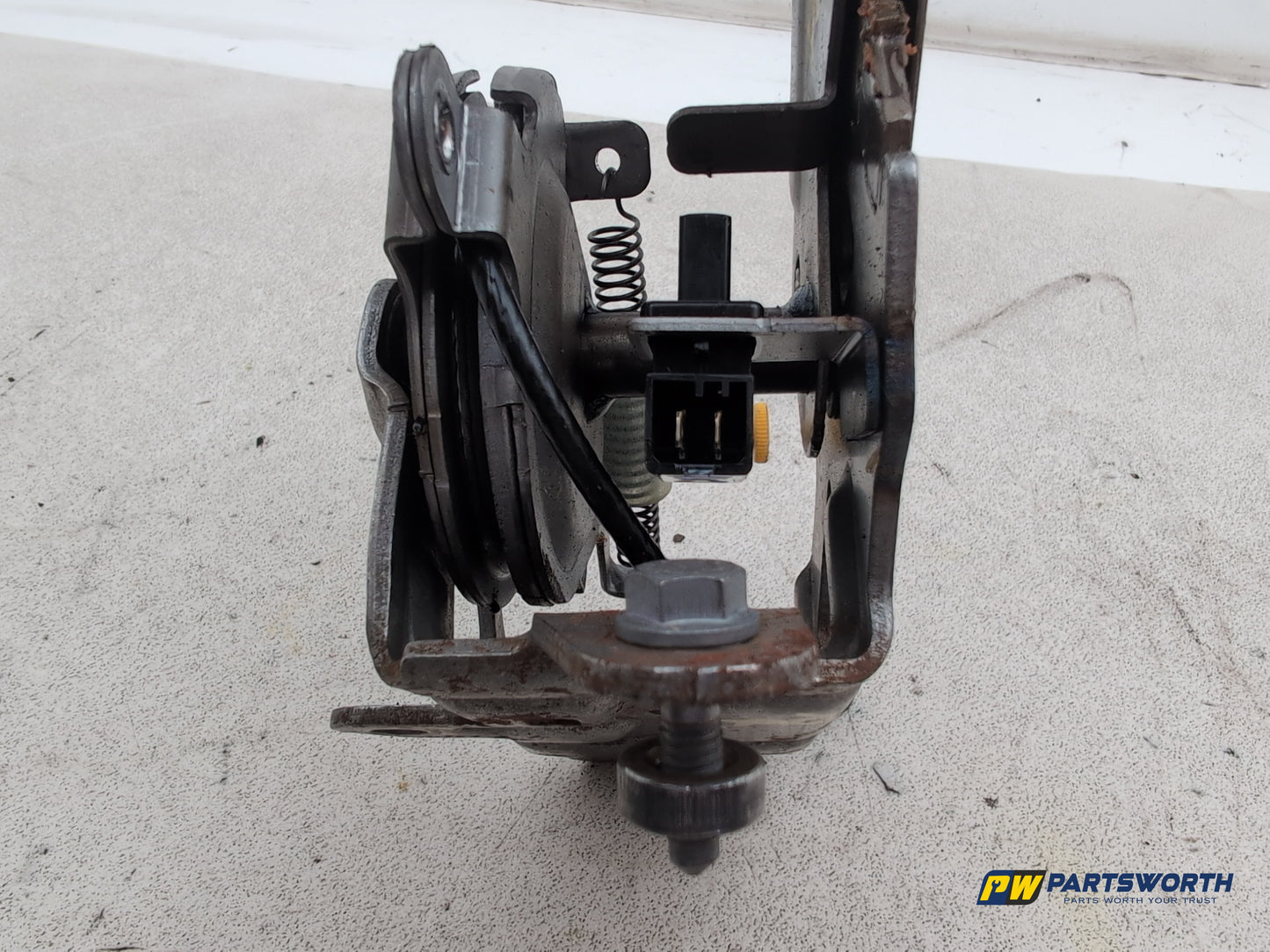 Driveshaft Front LH 13
