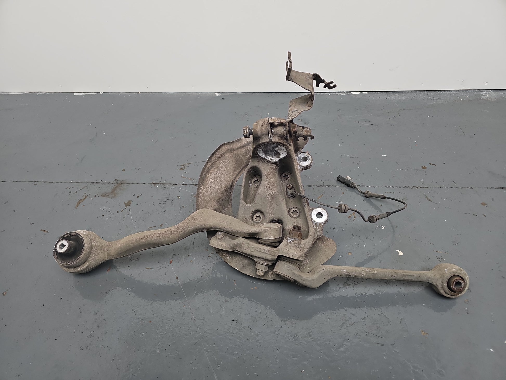 Wheel Hub Front RH 4