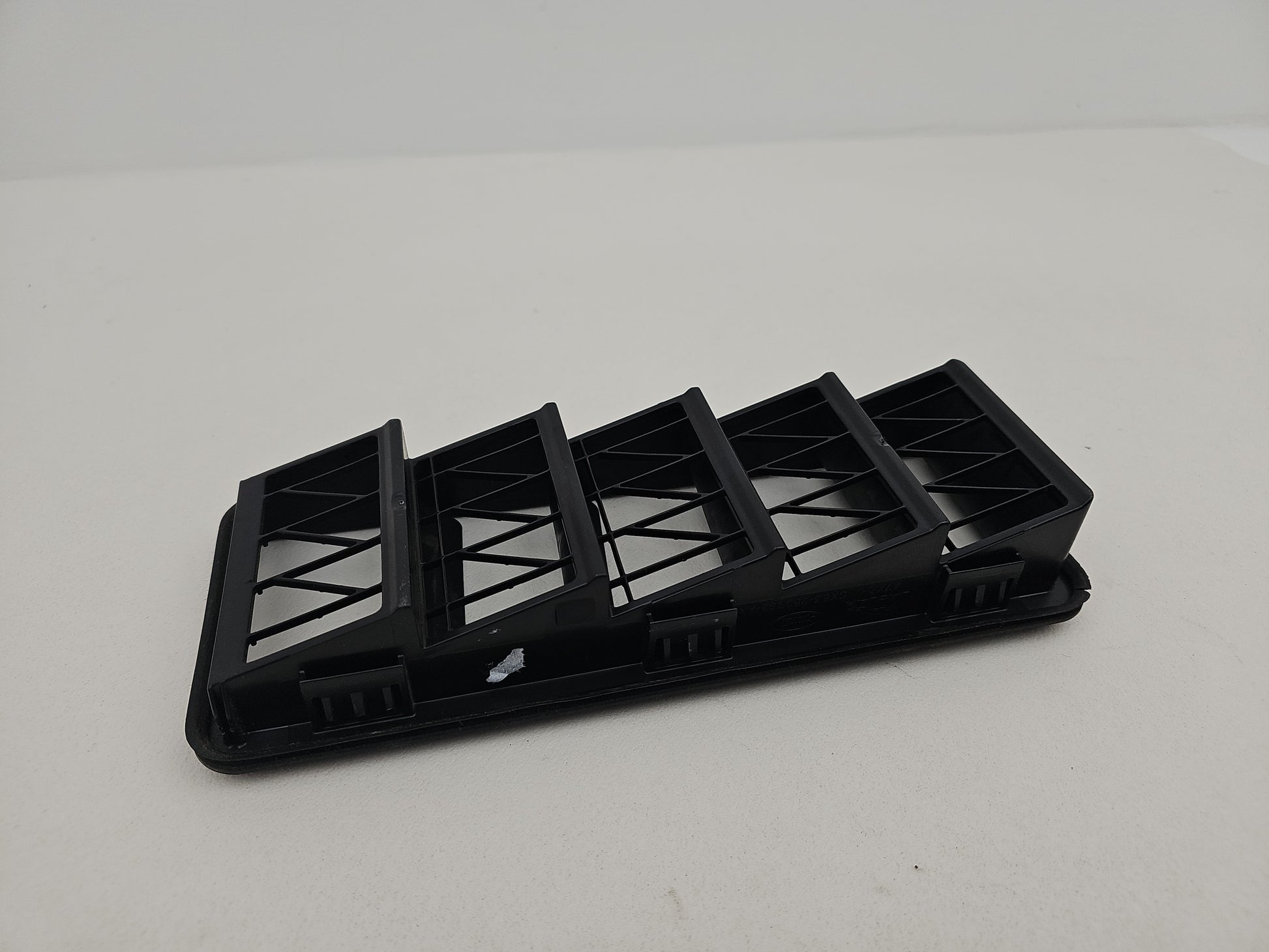 Facia Vent RH 4