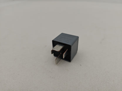 Dh22-14b192-Ea Land Rover Jaguar 4-Blade Grey Relay 70a 12v Tyco V23136-J4-X89 - photo 4