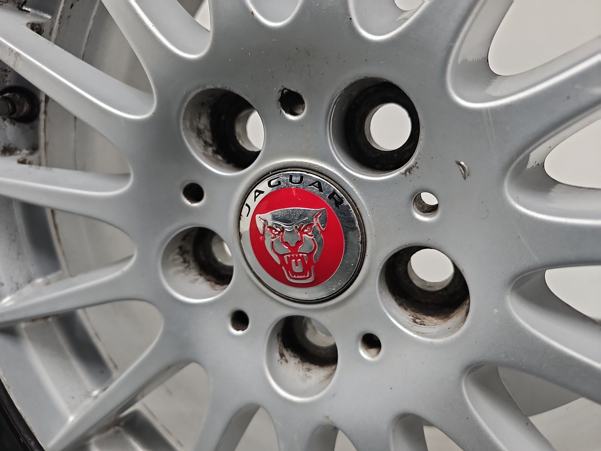 Jaguar Xe X760 17" Inch Alloy Wheel With Tyre 205/55/R17 Gx73-1007-Ta - photo 4