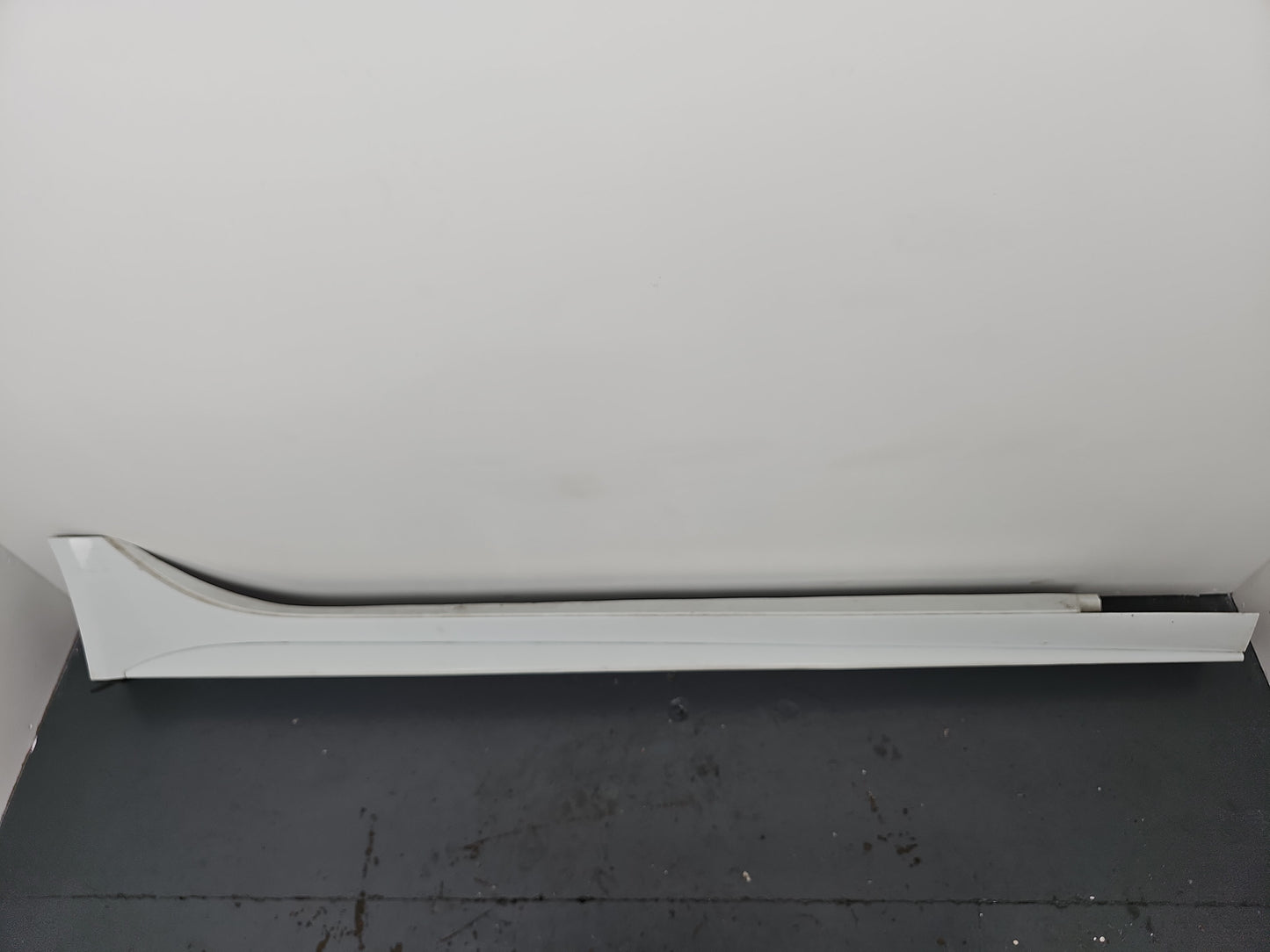 Side Skirt RH 4