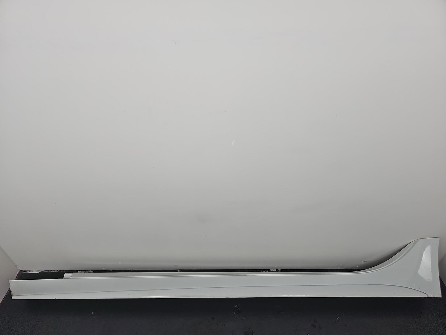 Side Skirt LH 4