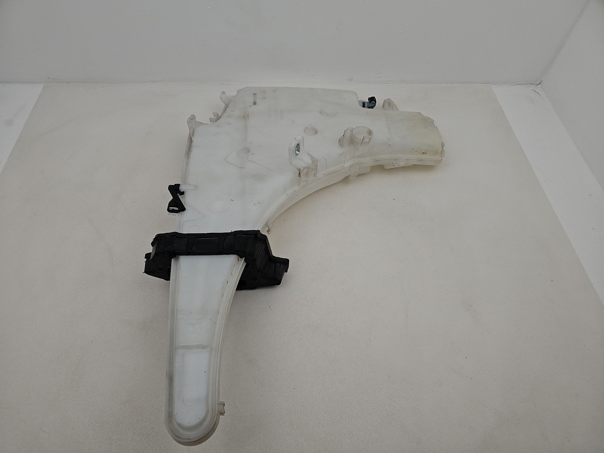 Washer Bottle Windscreen 4