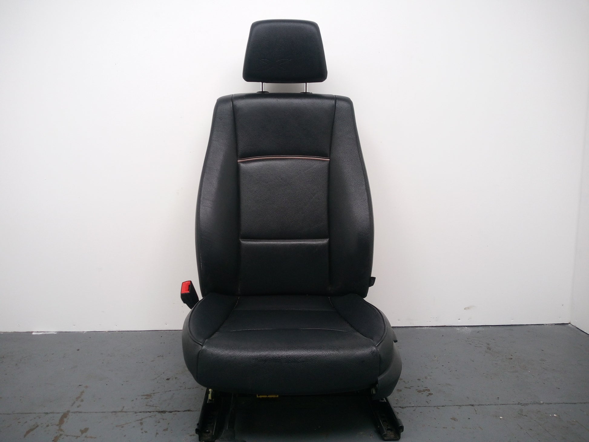 Bmw X1 E84 Front Seat Left N/S Leather Passenger Nevada Black Piping Gray Brown - photo 4