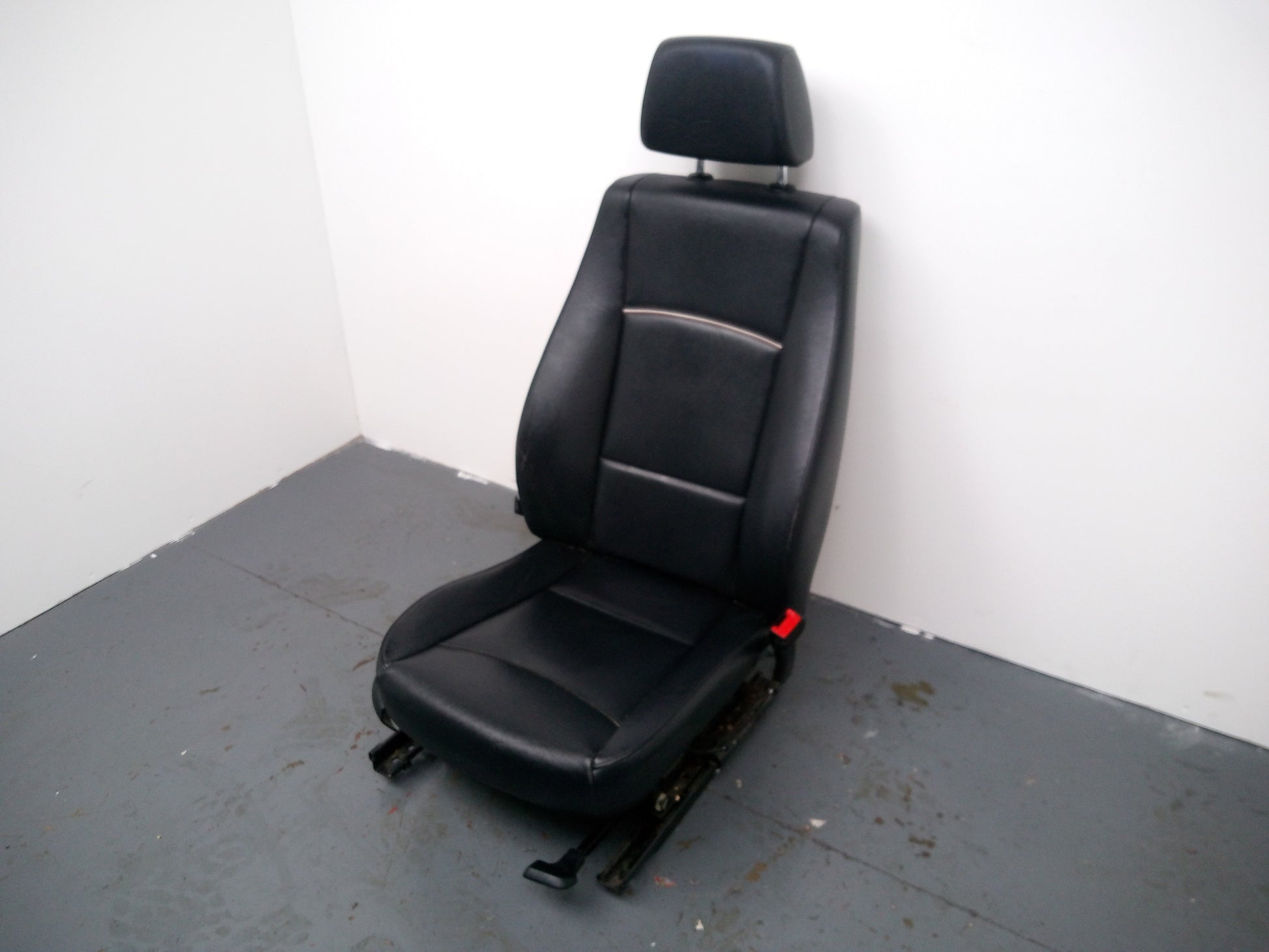 Bmw X1 E84 Seat Front Right O/S Heated Leather Nevada Black Piping Grey Brown - photo 4