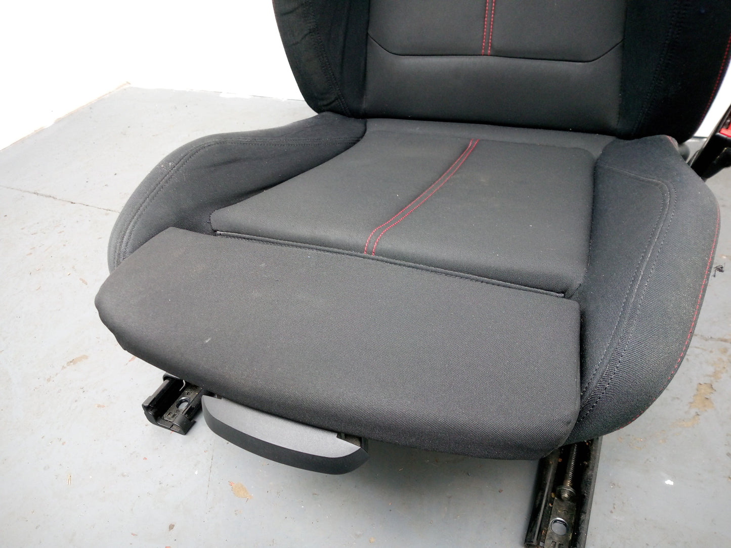 Bmw 1 F20 F21 2011-2015 Drivers O/S Black Front Seat Memory Red Stitching - photo 4