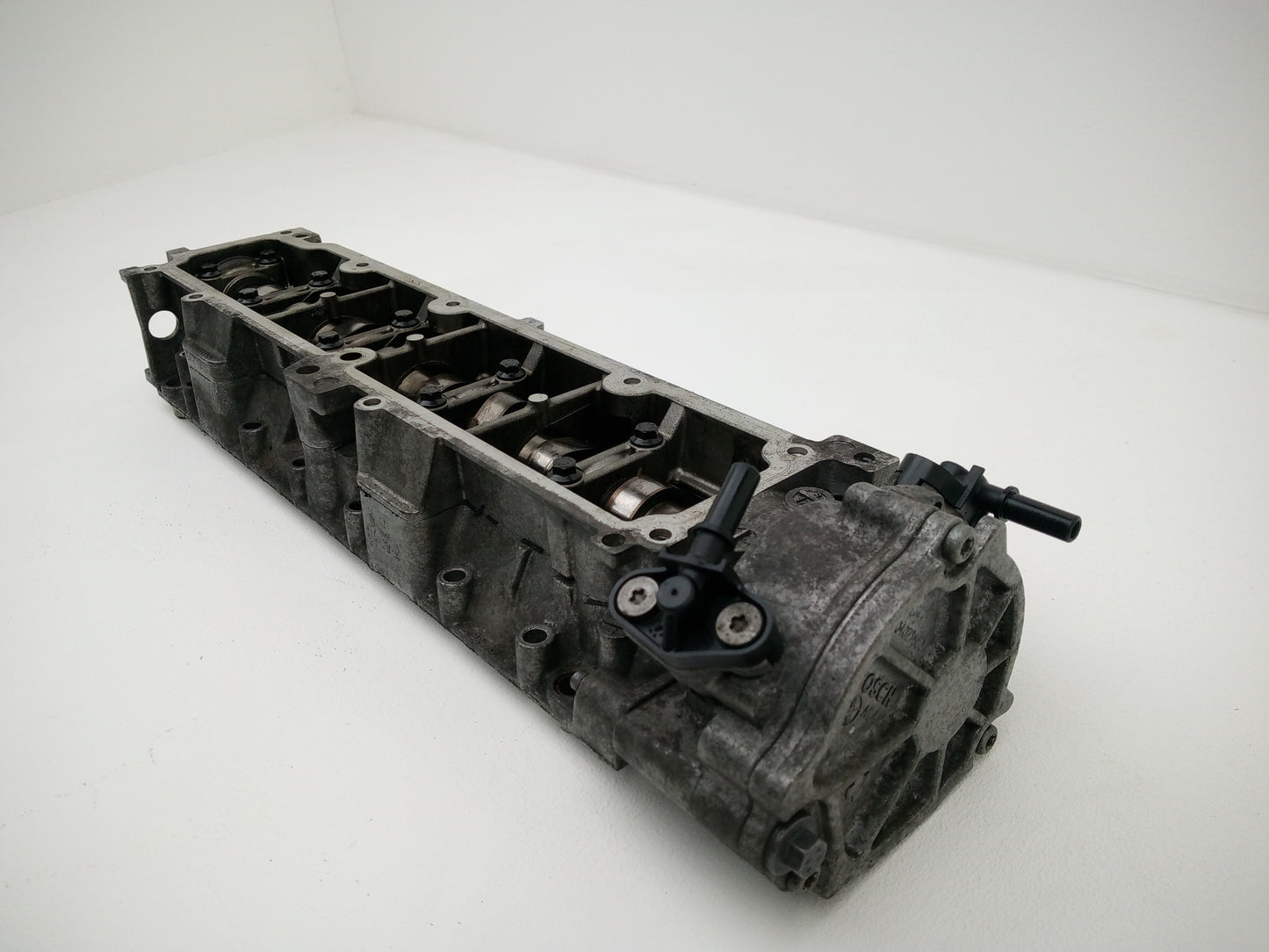 Camshaft Cover  4