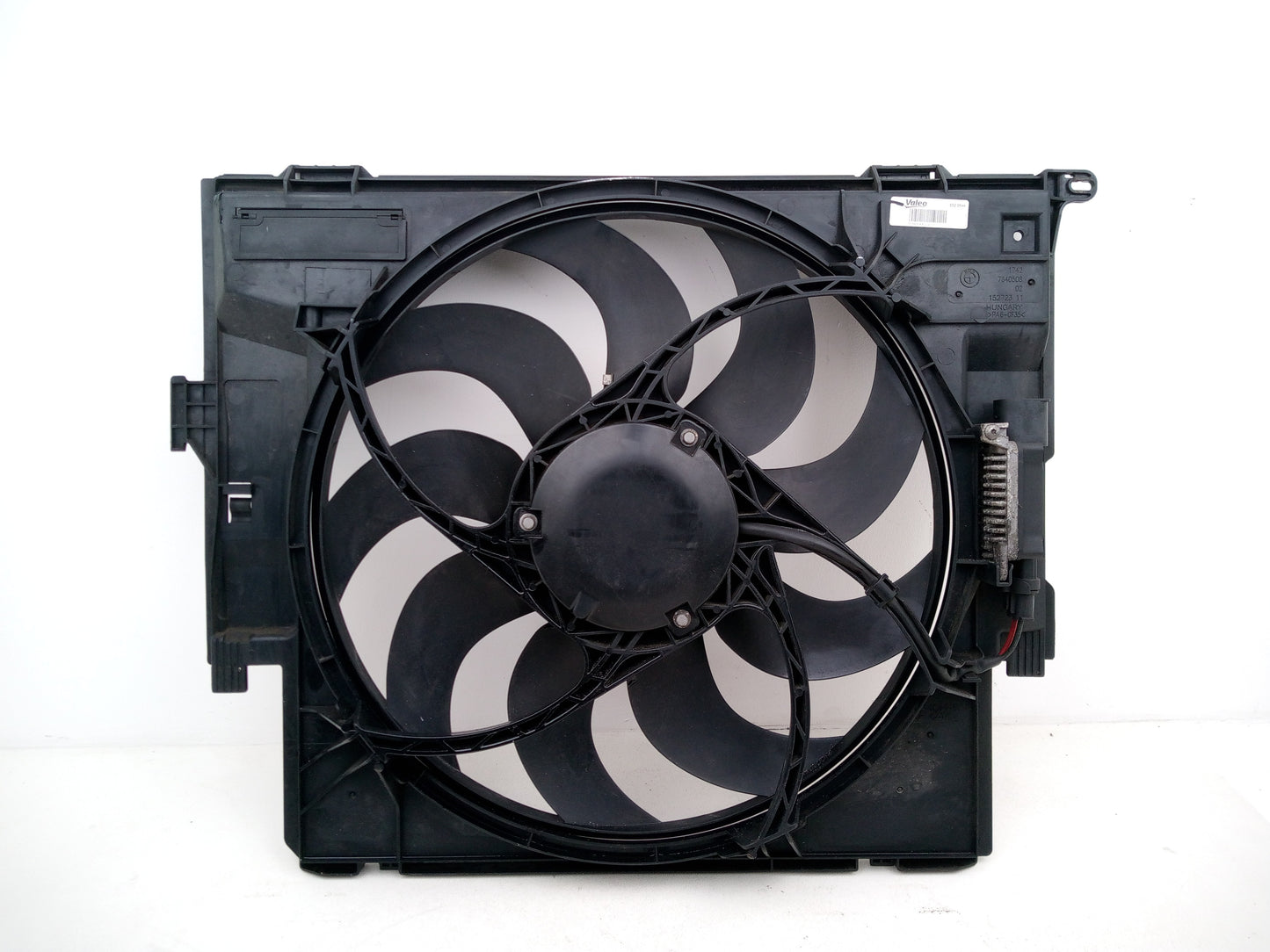 Bmw F20 F21 F22 F30 F31 F32 F33 Fan Shroud With Fan 300w 7640508 - photo 4